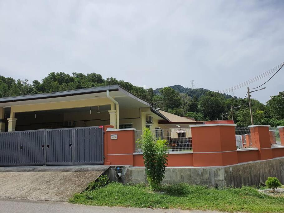 Four-Bedroom House photo 1