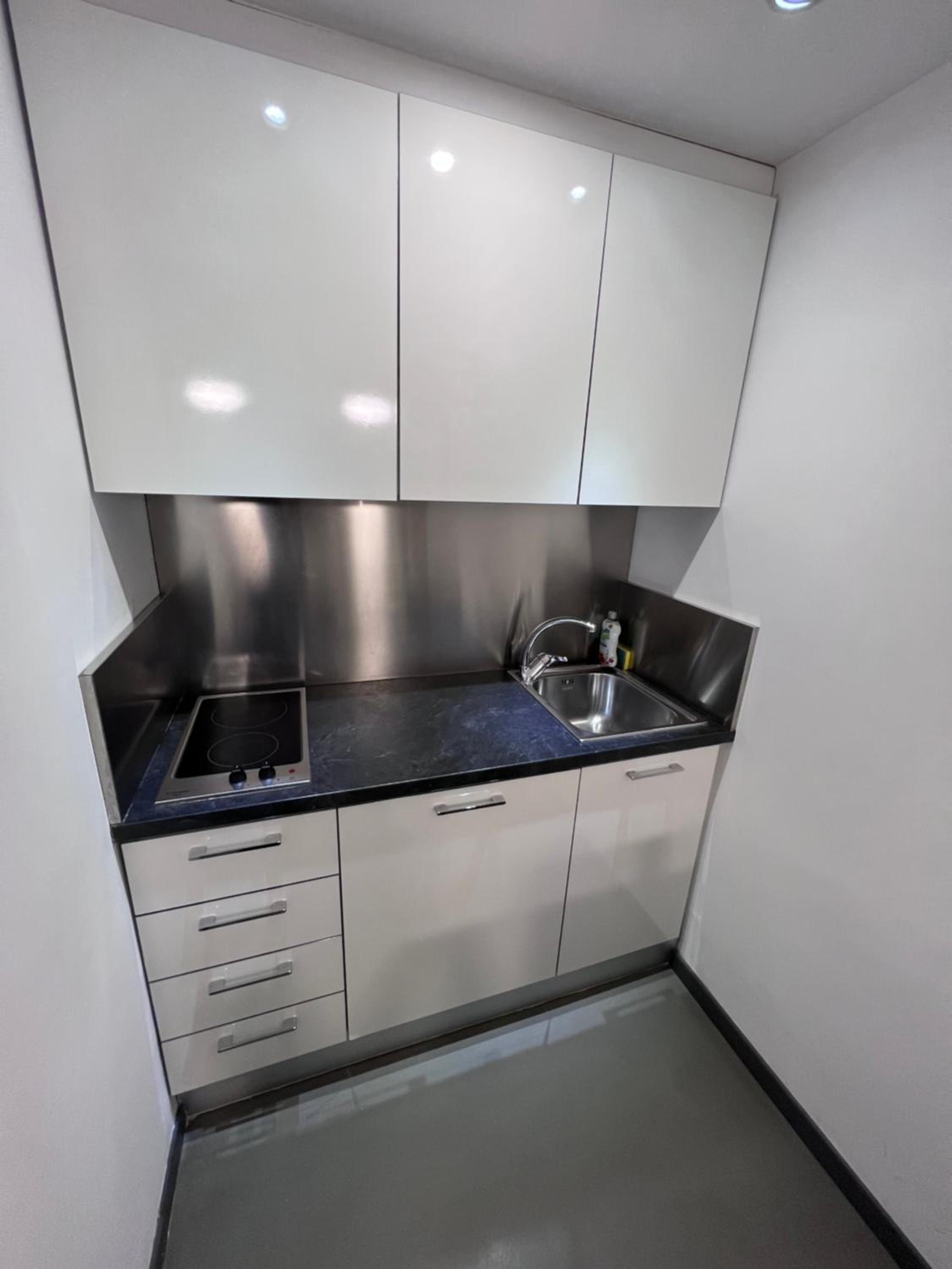Deluxe Studio (4 Adults) - Photo 8