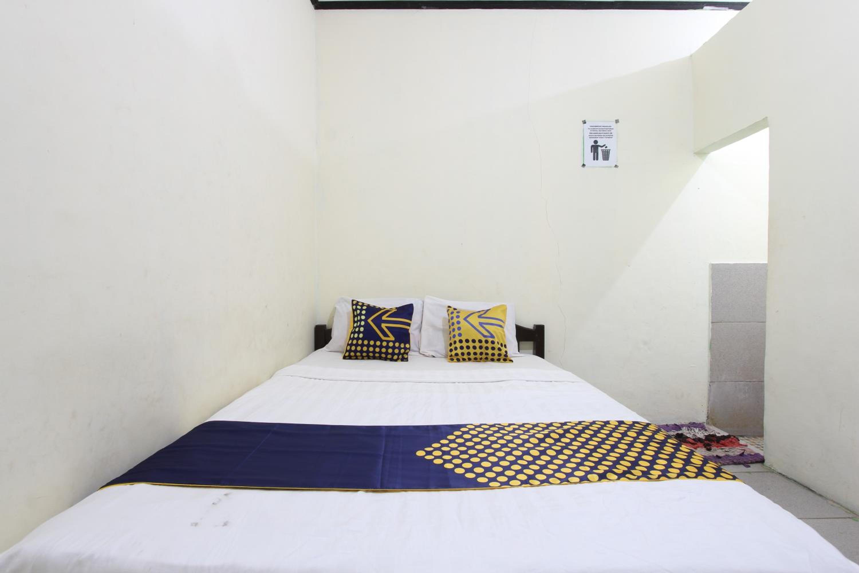 Double Room - Photo 17