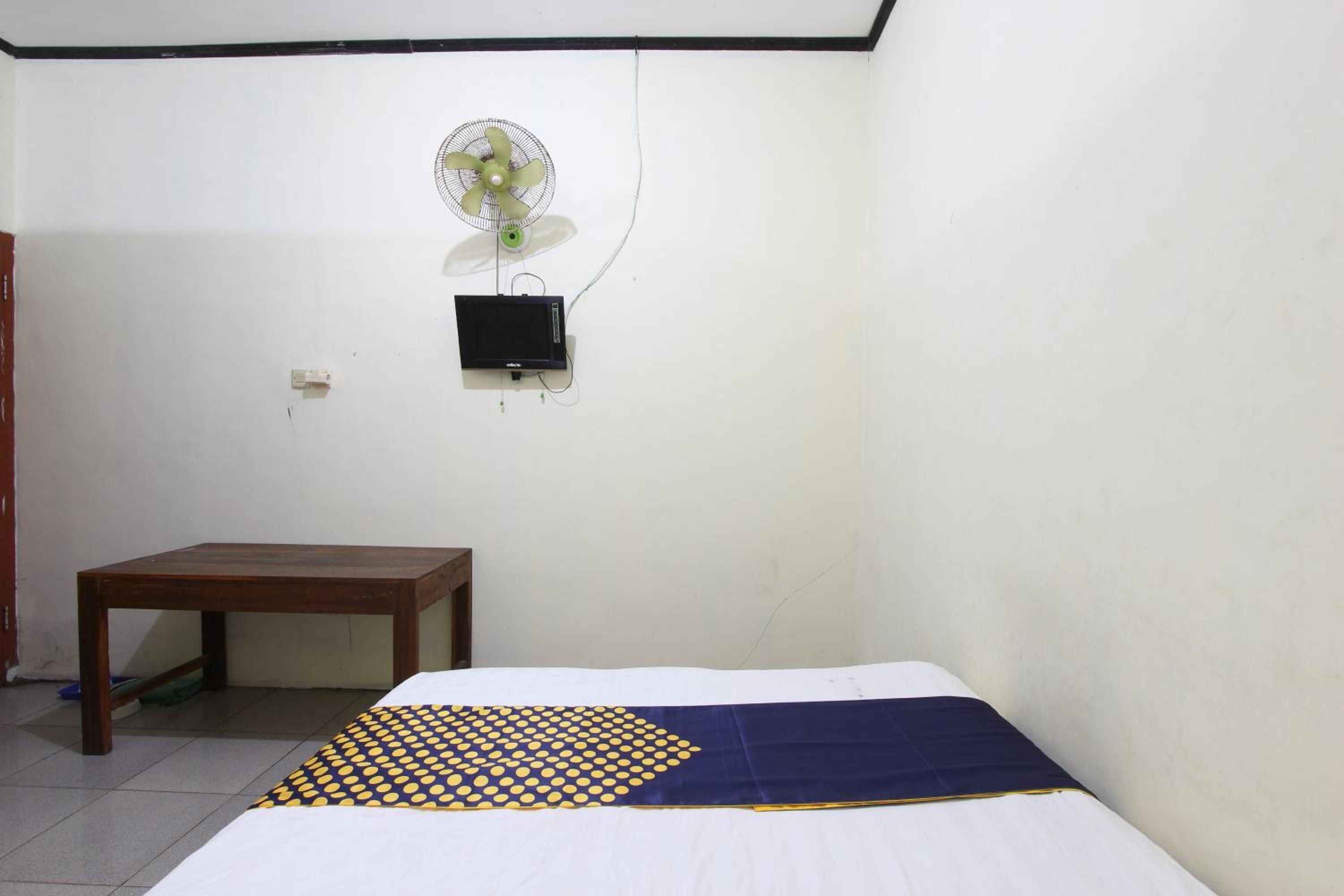Double Room - Photo 16