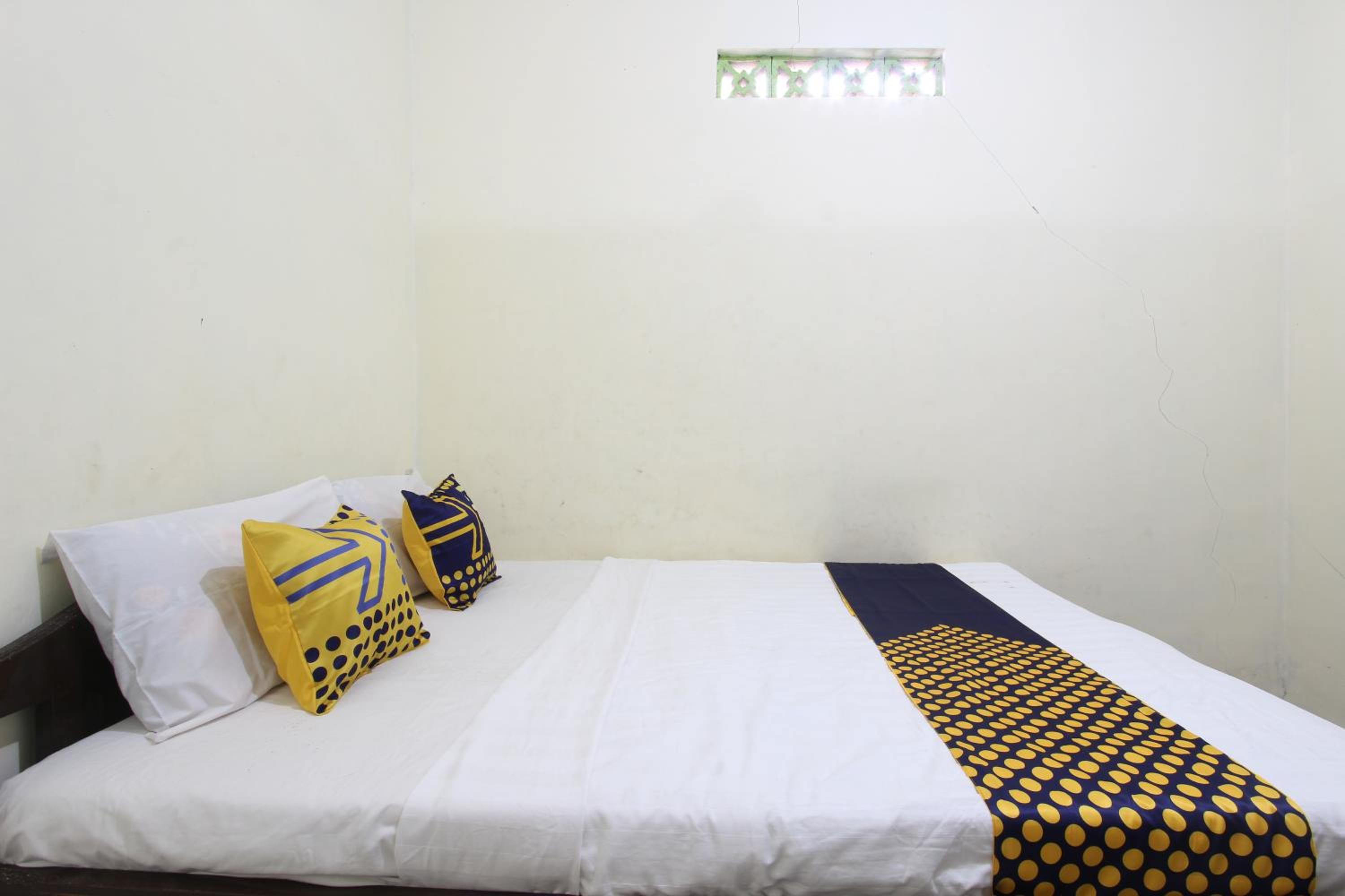 Double Room - Photo 11