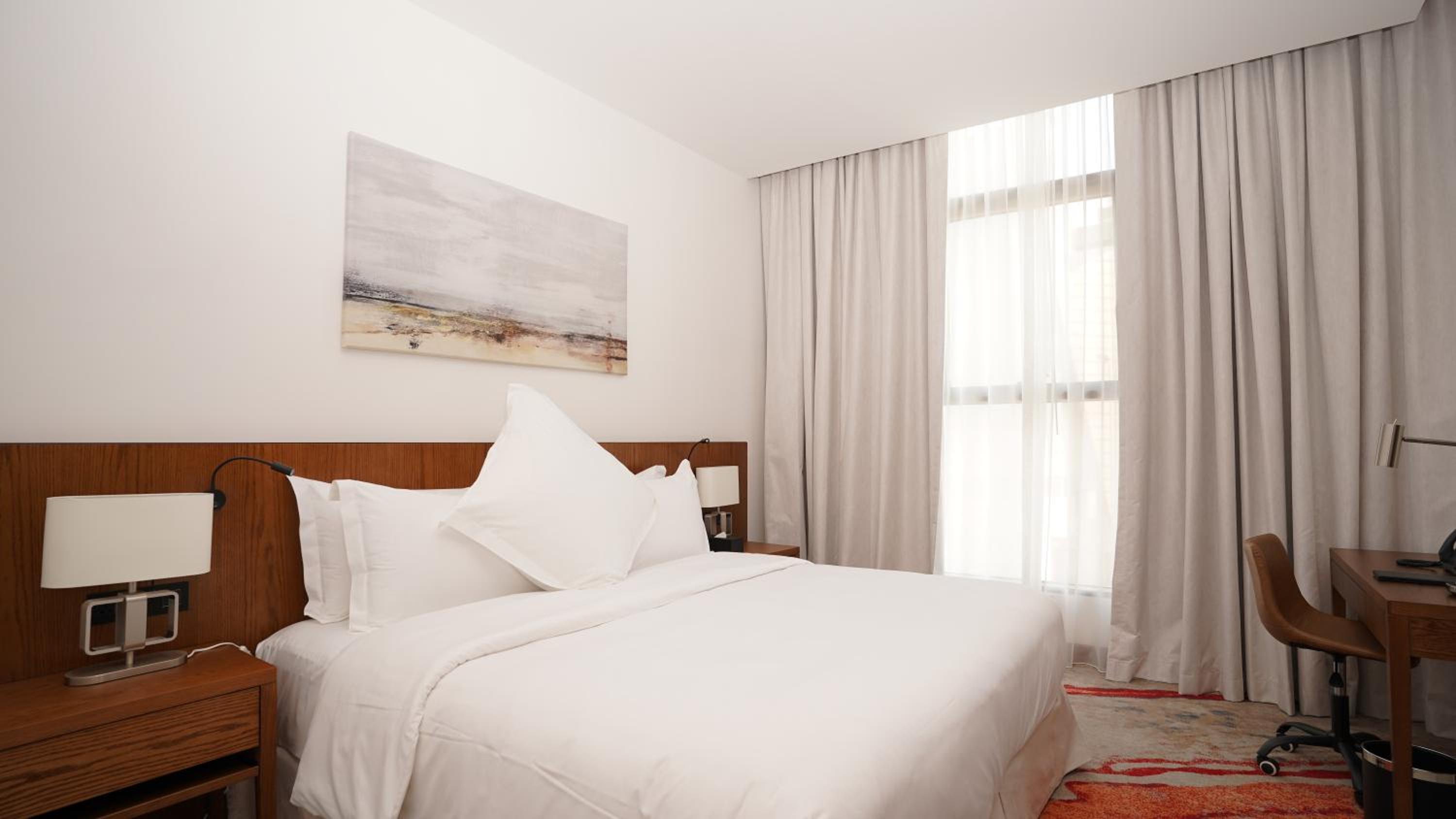 Executive Suite - Photo 3