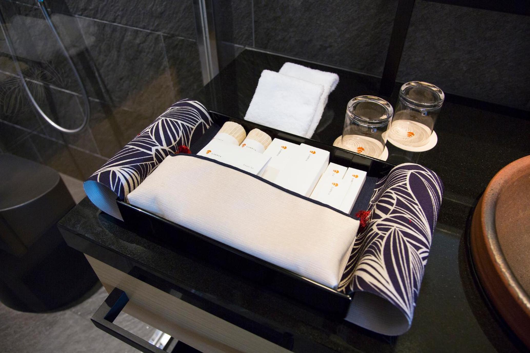 Deluxe King Room - Photo 6
