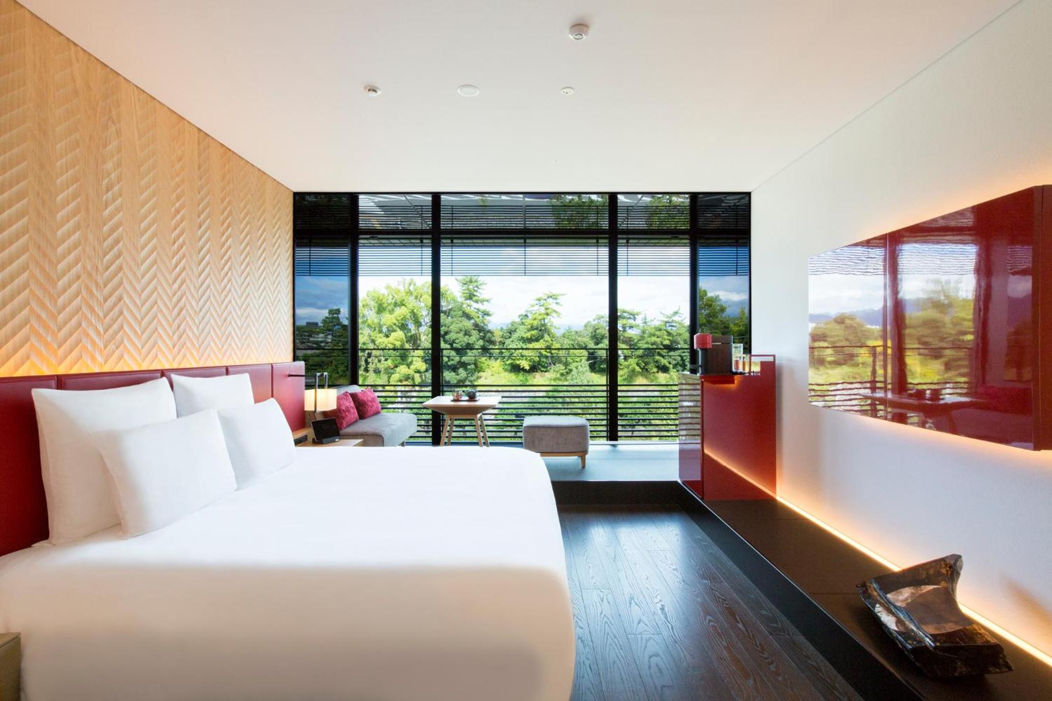 Deluxe King Room Castle View - Photo 1
