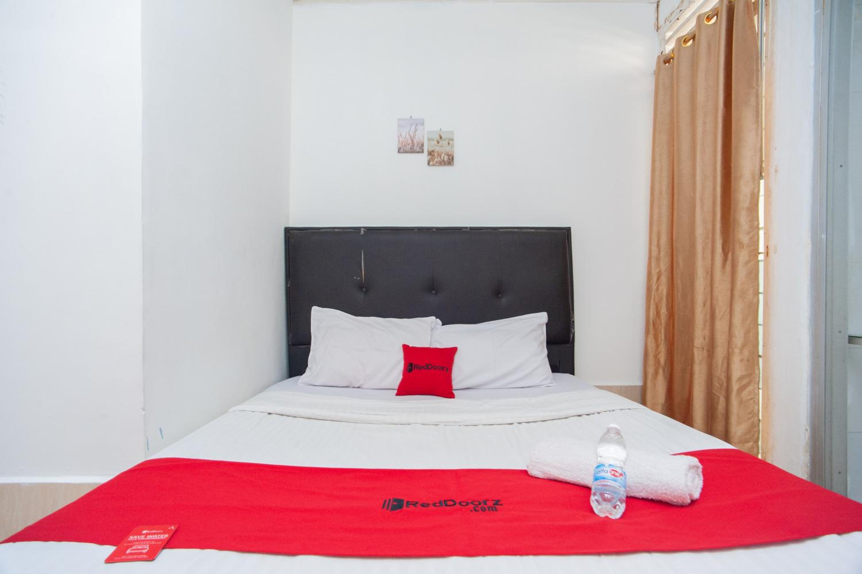 Standard Double Room - Photo 7