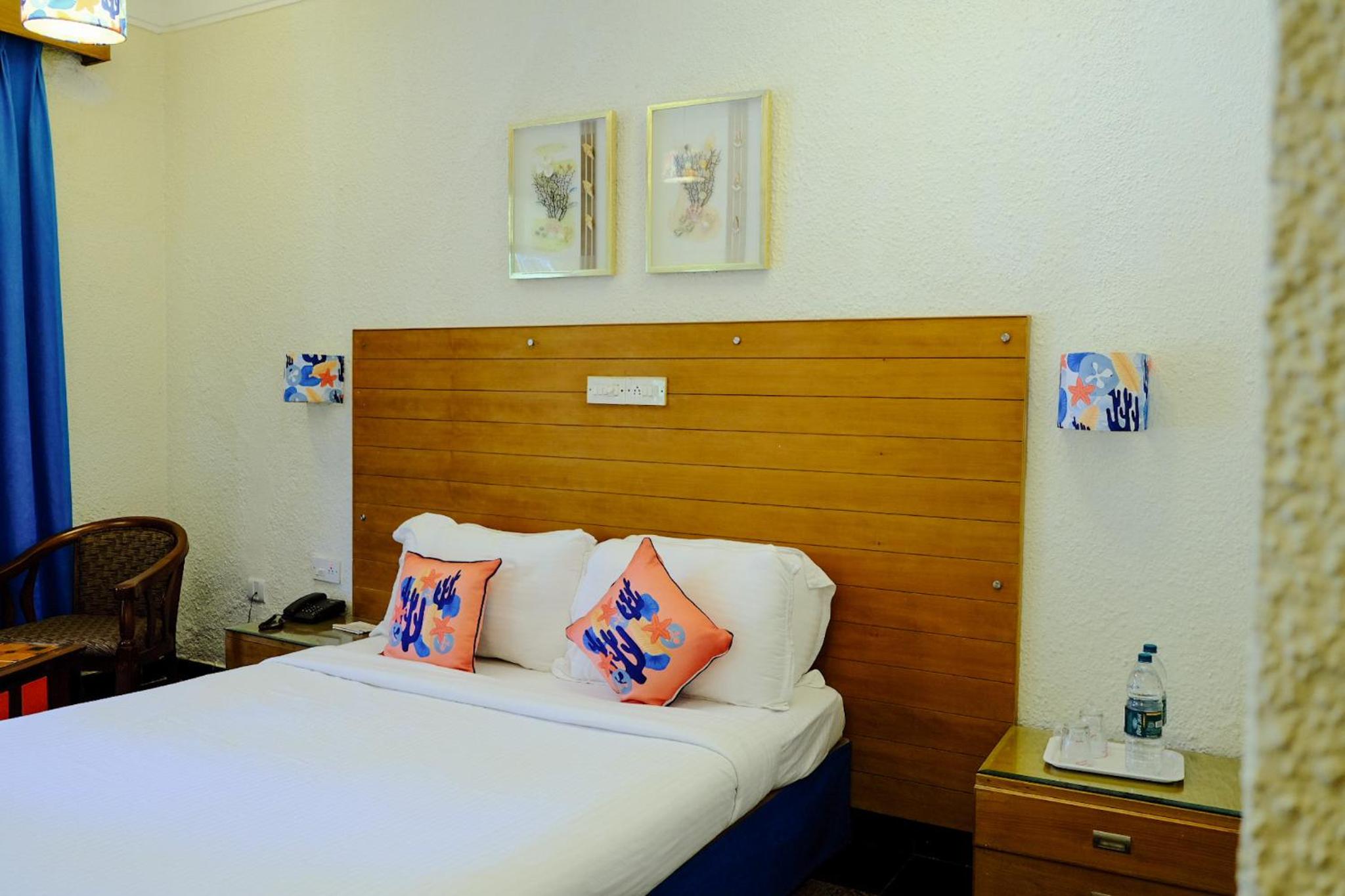 Deluxe Room with Sea View - Photo 3