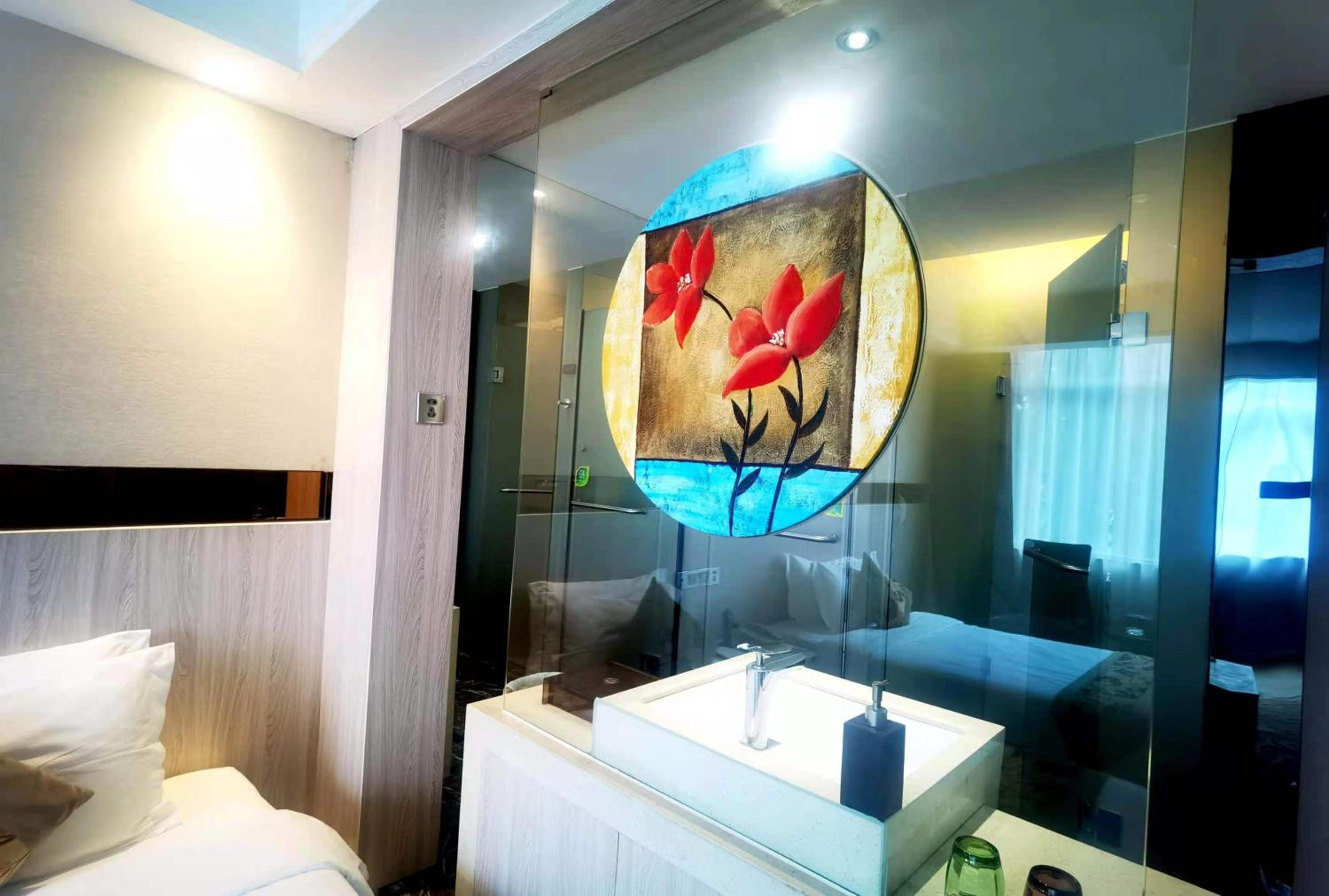 Standard Double Room without Window photo 2
