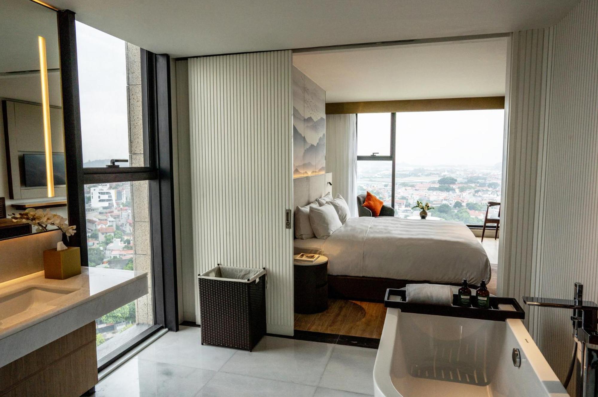 Premium King Residence - Photo 1