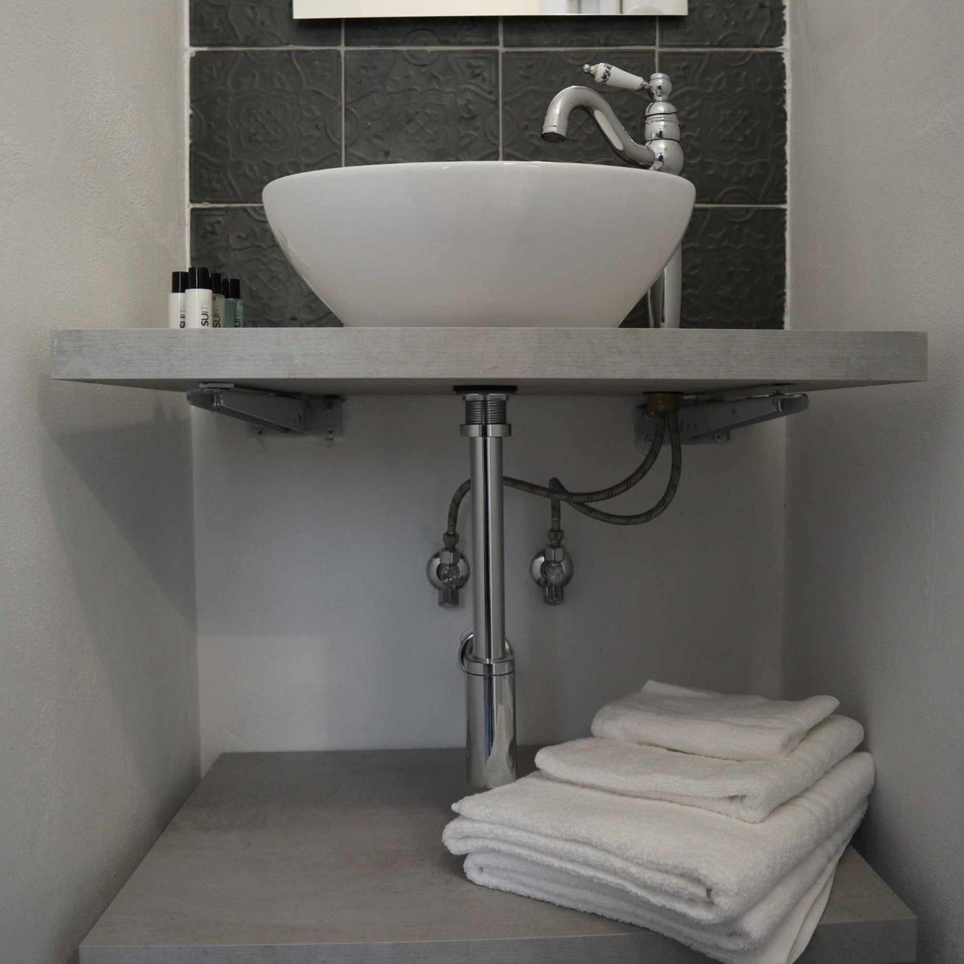 Double Room - Photo 8