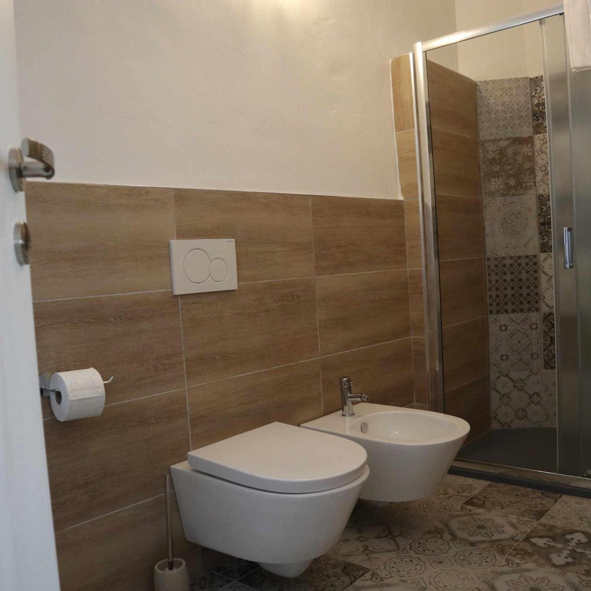 Deluxe Double Room - Photo 18