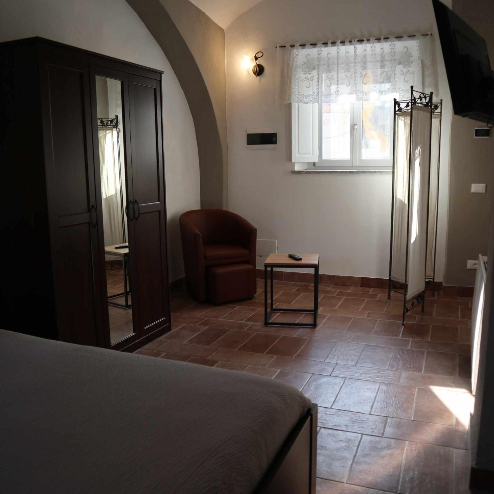 Deluxe Junior Suite - Photo 7