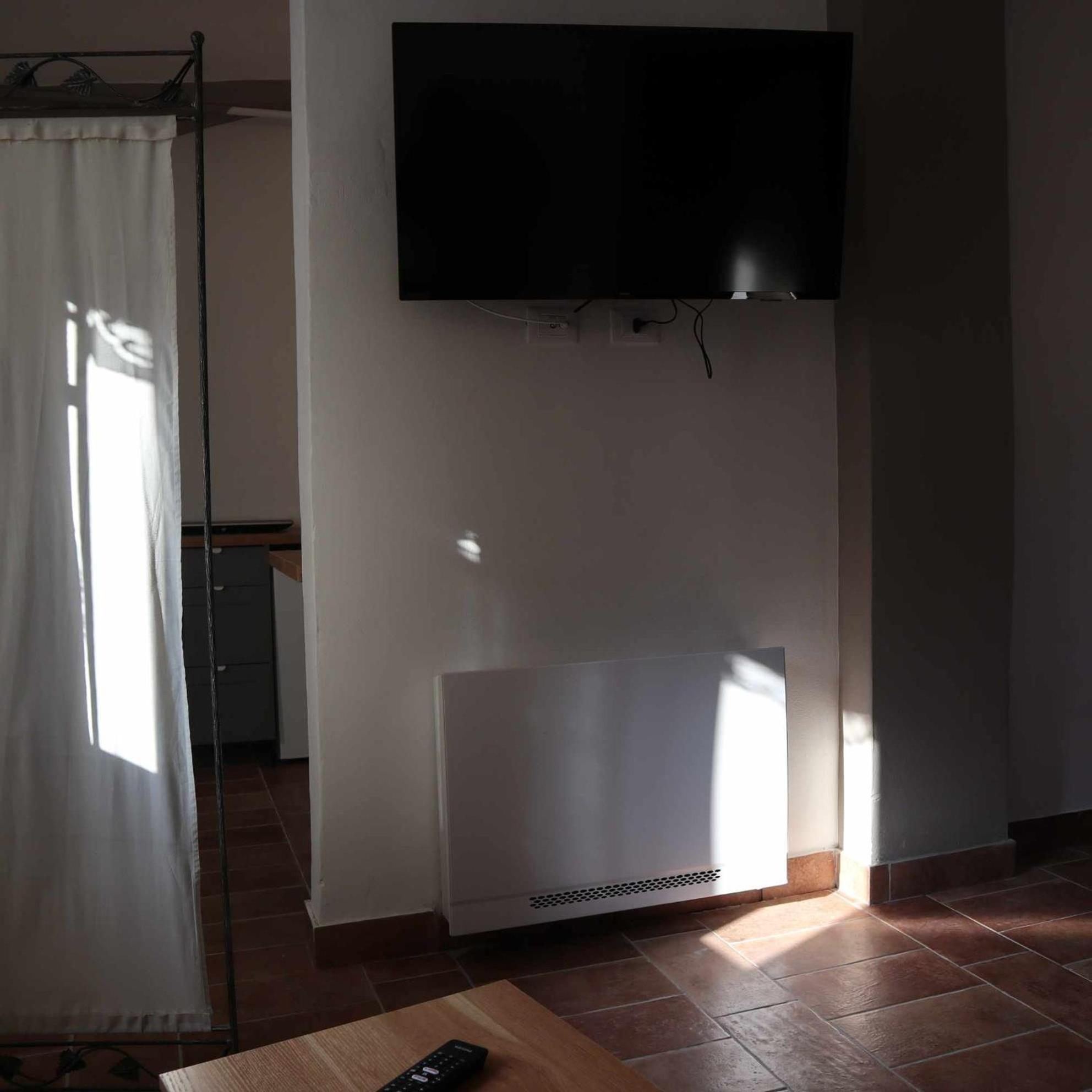 Deluxe Junior Suite - Photo 8