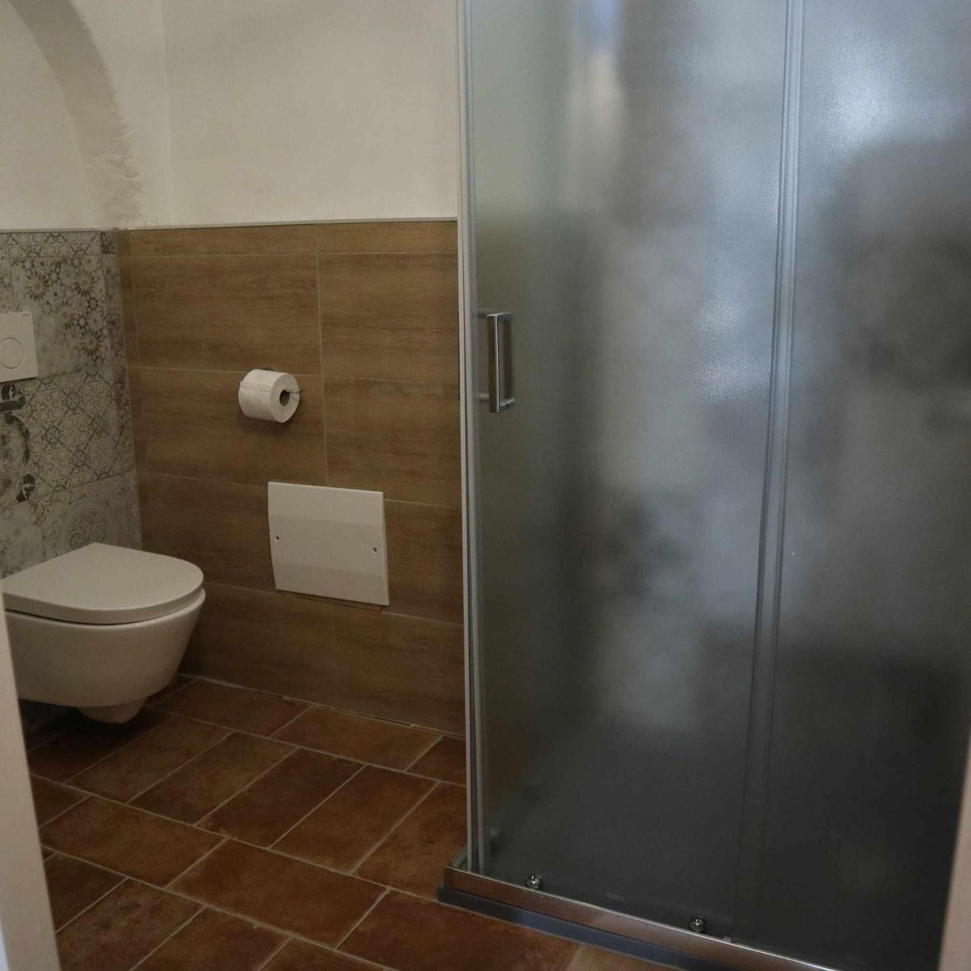 Deluxe Junior Suite - Photo 10