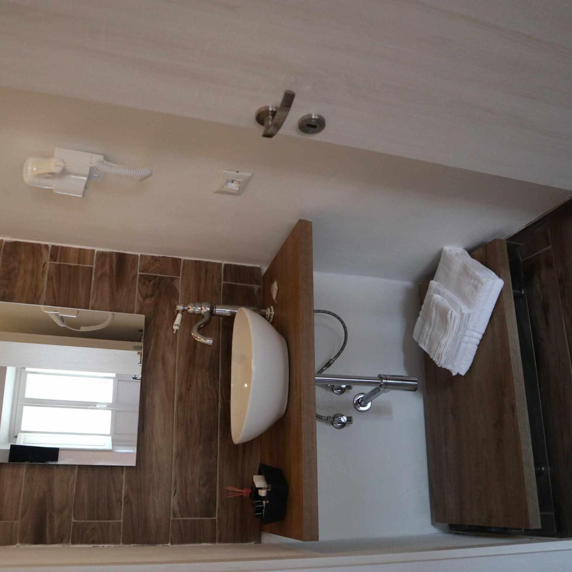 Deluxe Family Room - Photo 3