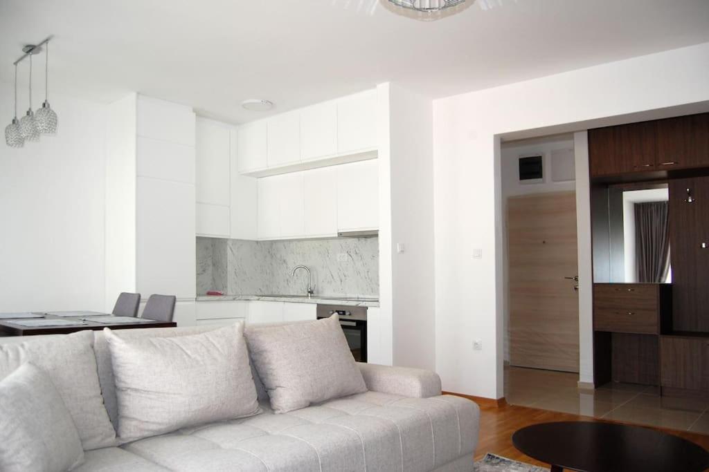 Two-Bedroom Apartment photo 2