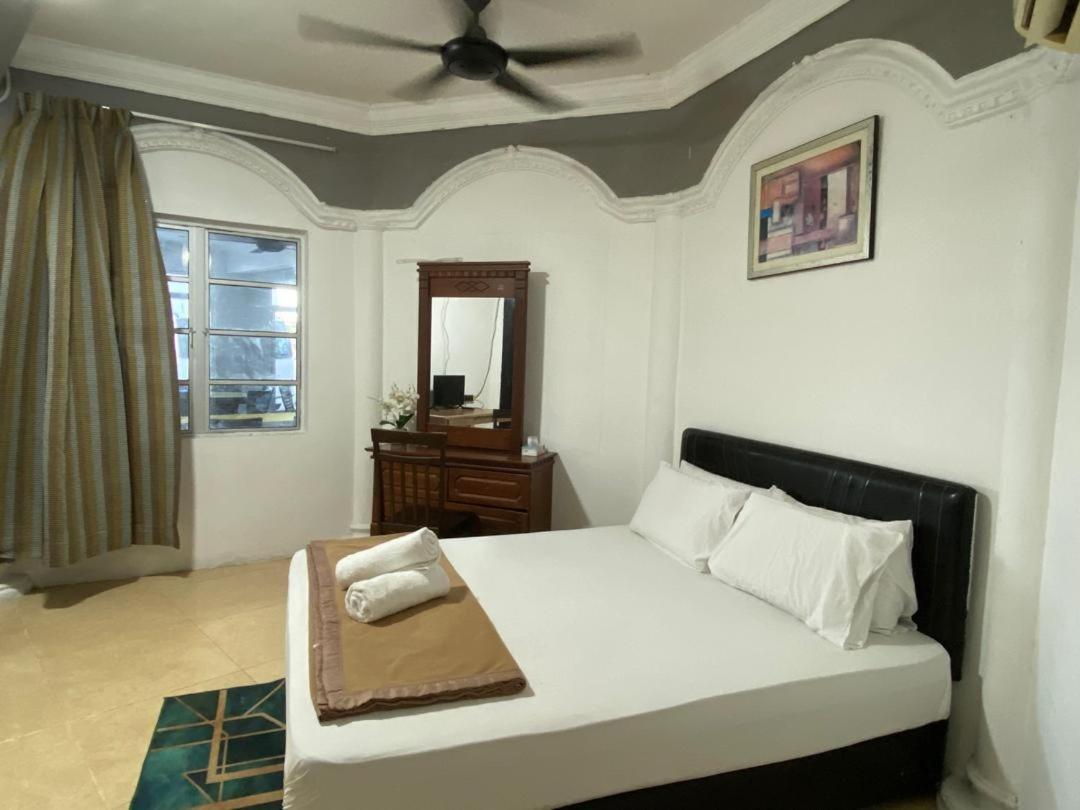 Standard Queen Room - Photo 1
