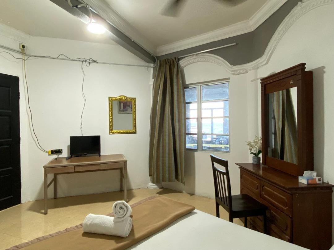Standard Queen Room - Photo 4