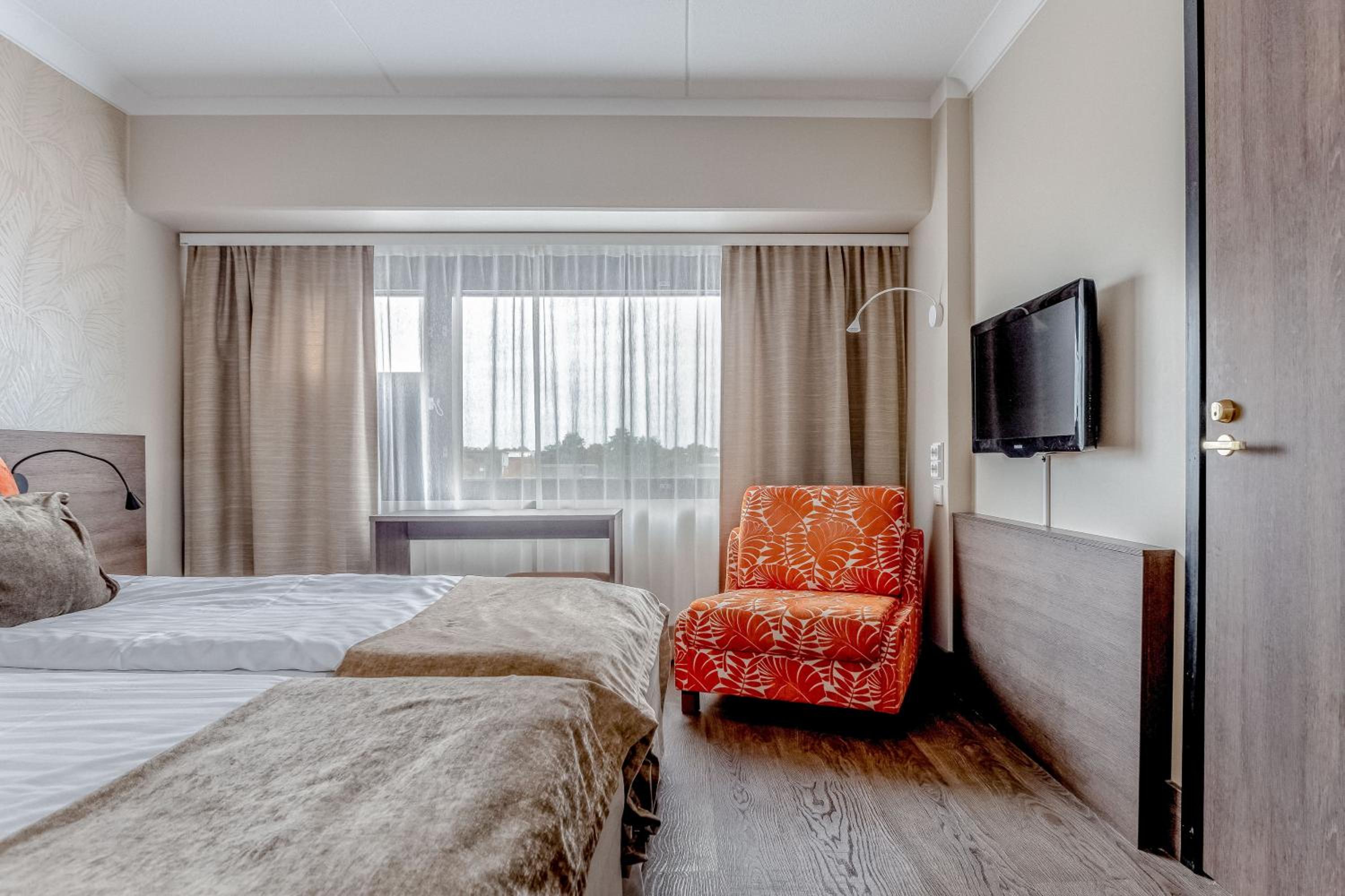 Standard Double or Twin Room - Photo 5