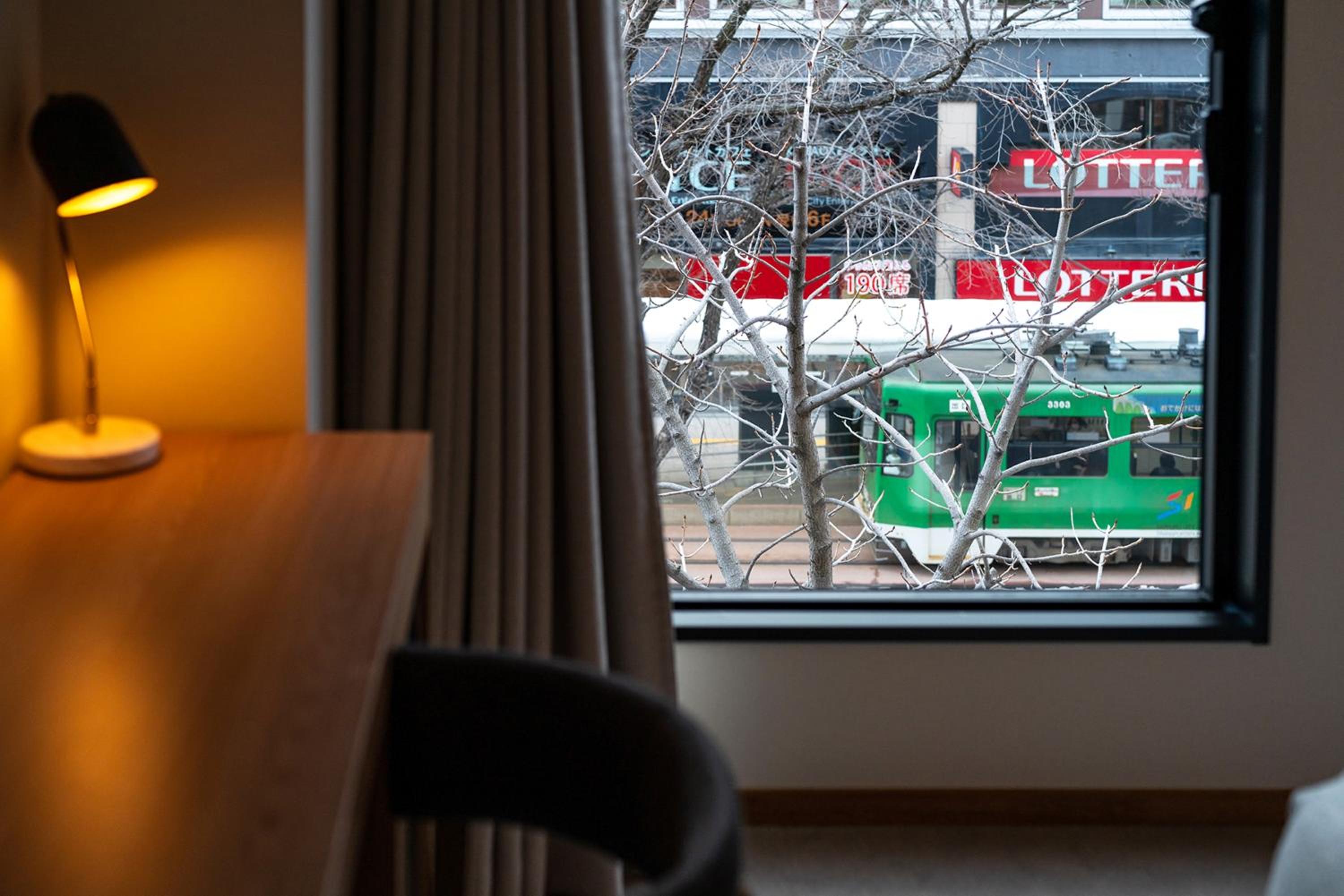 Standard Queen Room with Tram & City view - Photo 3