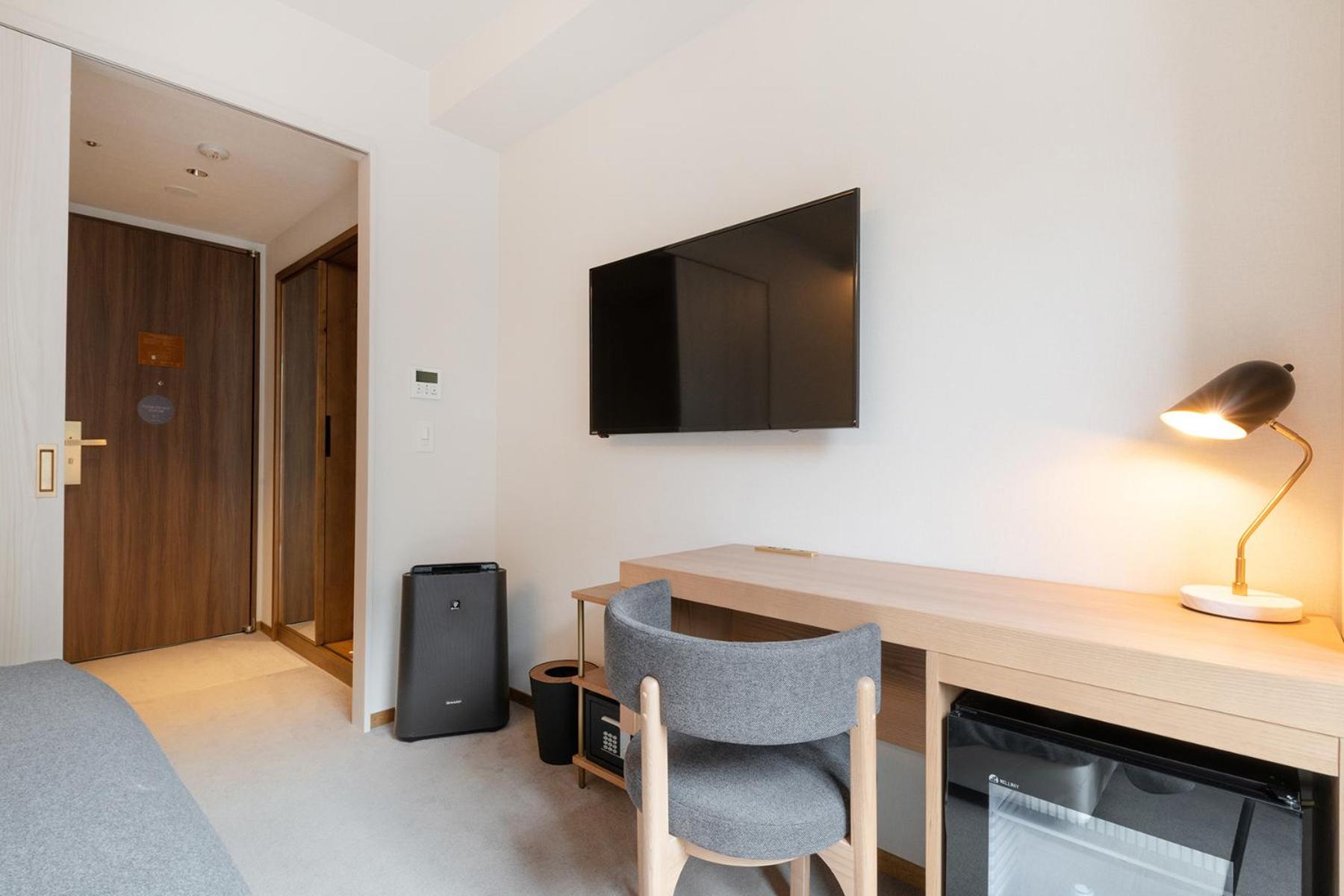 Standard Queen Room with Tram & City view - Photo 2