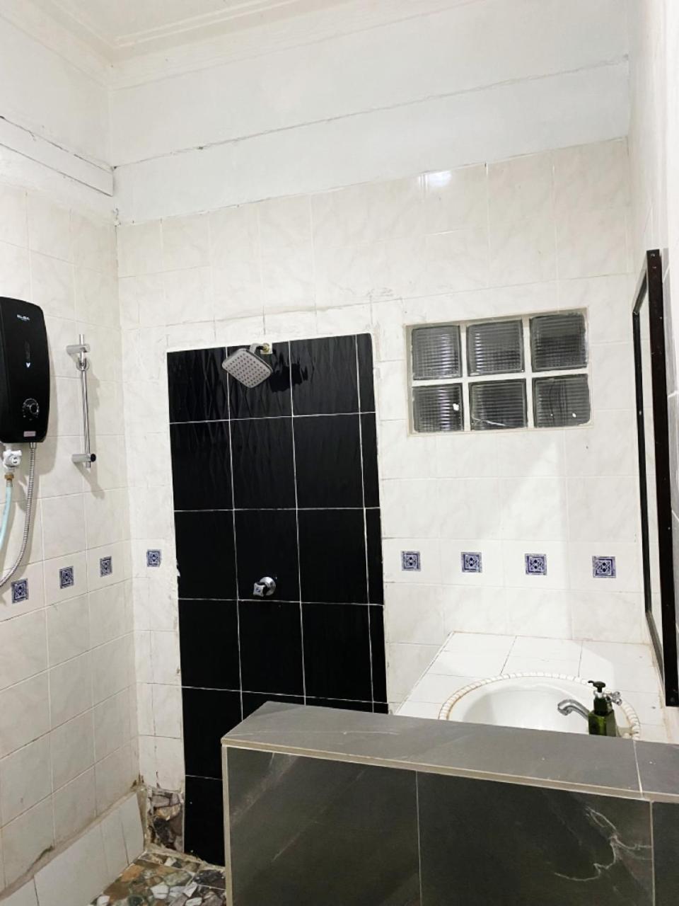 Deluxe Room - Photo 7