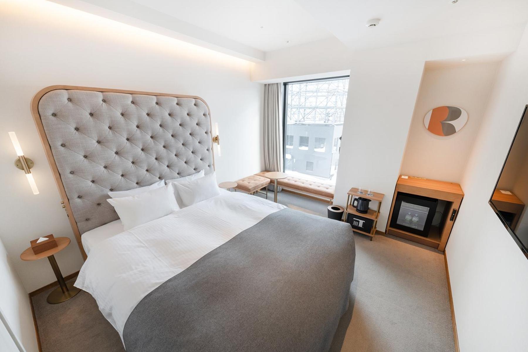 Superior Queen Room with City View - Photo 2