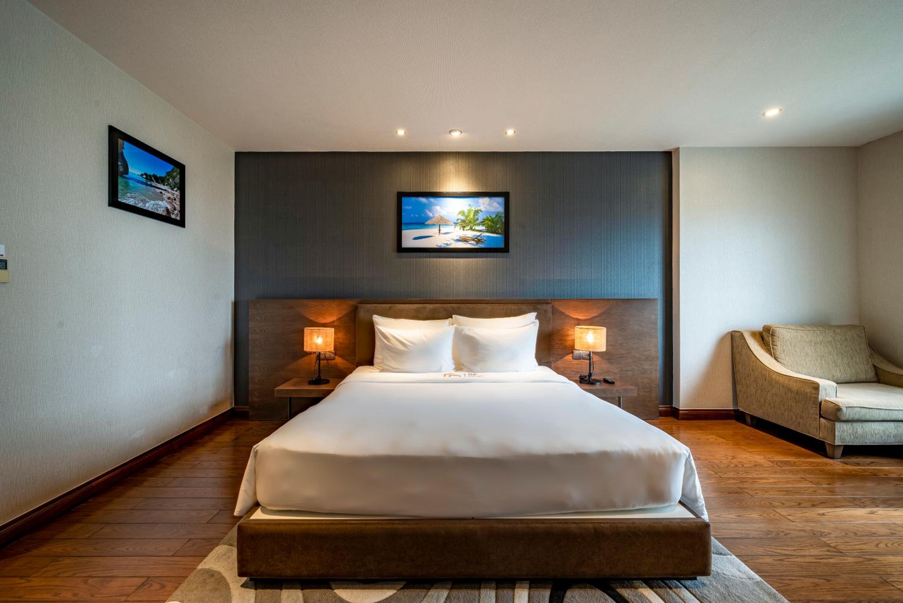 Premier King Room
