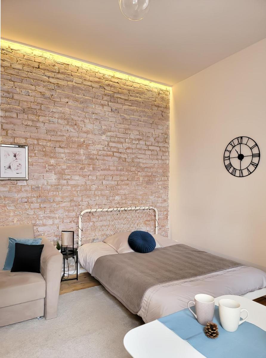 One-Bedroom Apartment - Photo 6