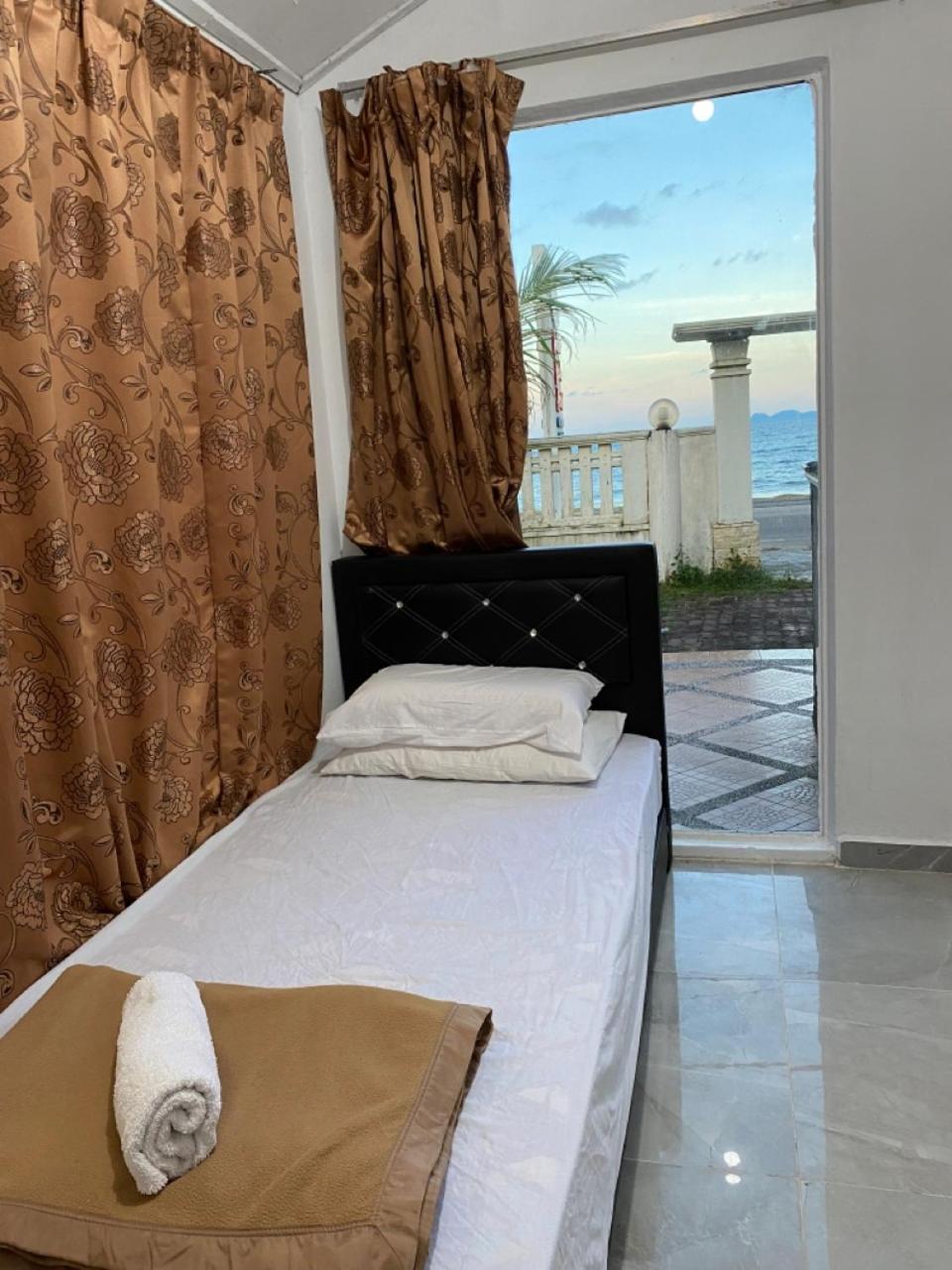 Deluxe Triple Room photo 2