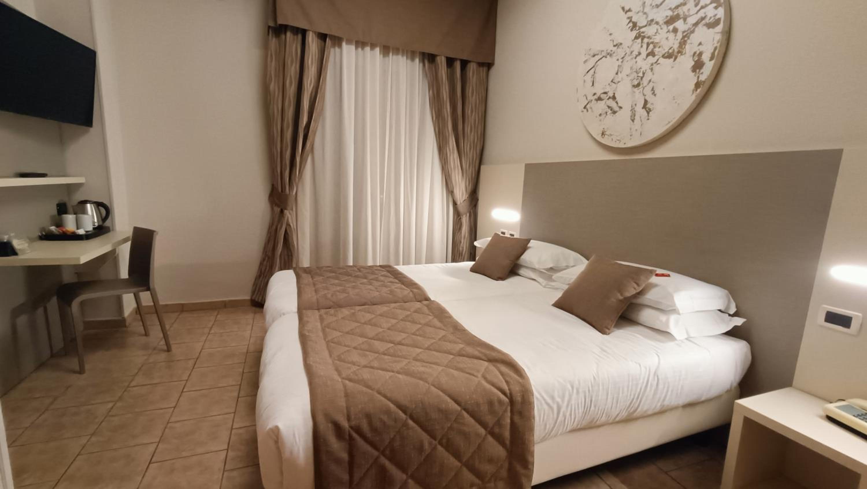 Deluxe Twin Room photo 2
