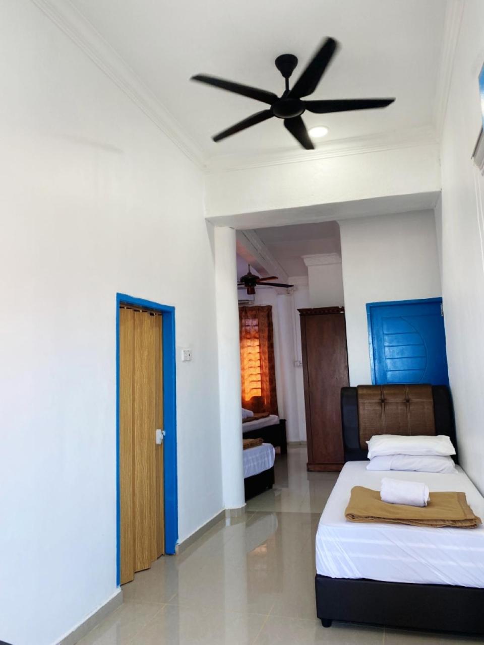 Family Room with Sea View - Photo 4