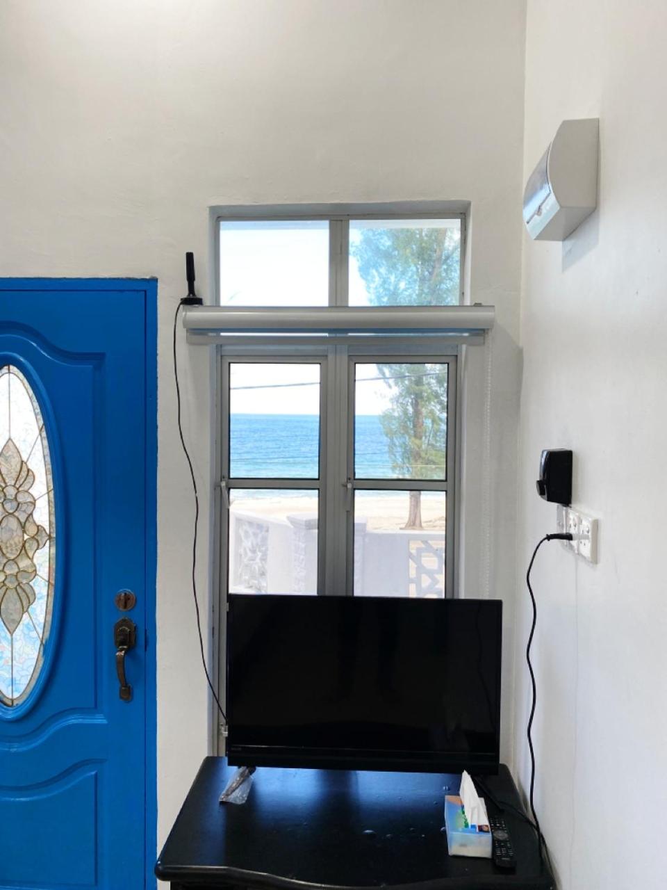 Family Room with Sea View - Photo 7
