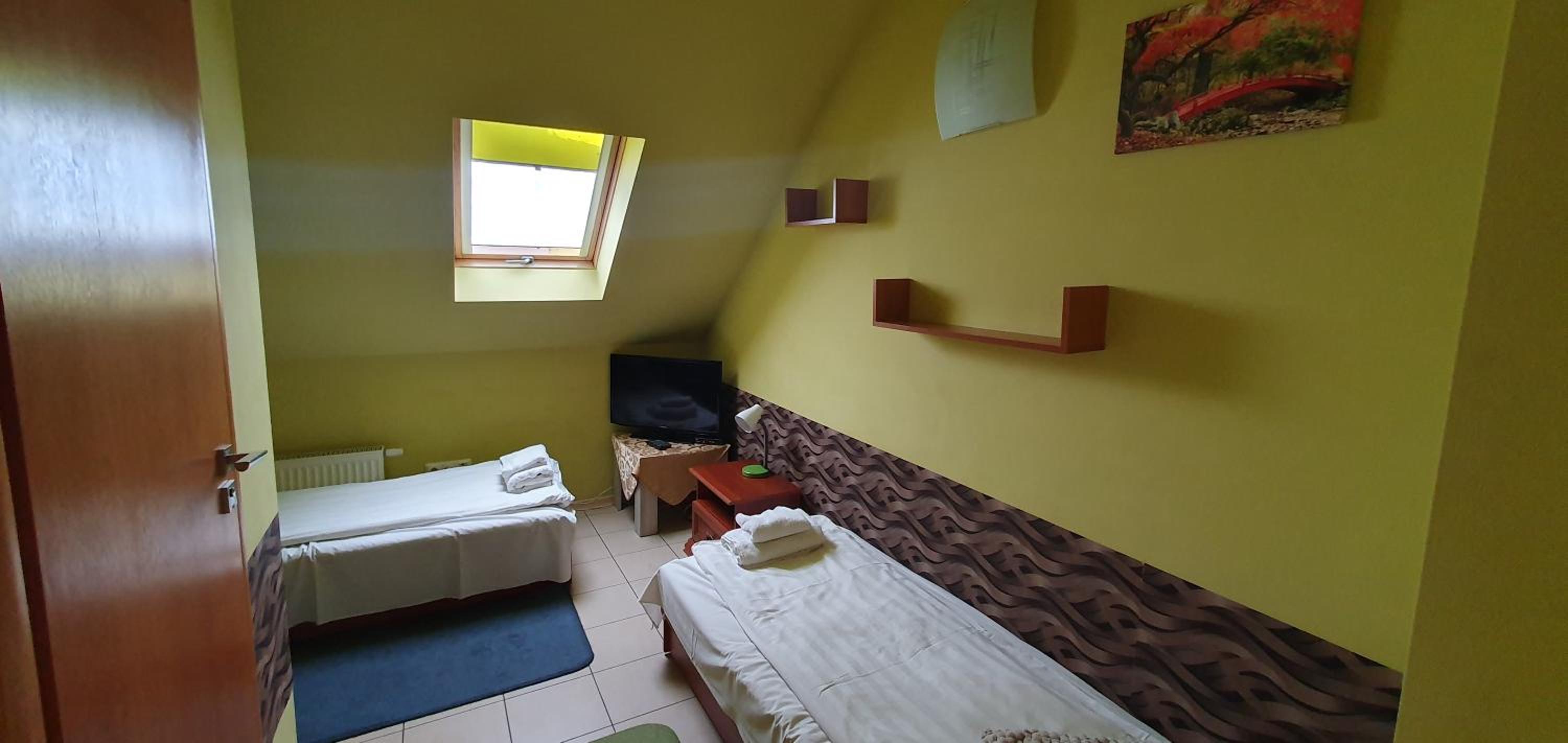 Standard Twin Room