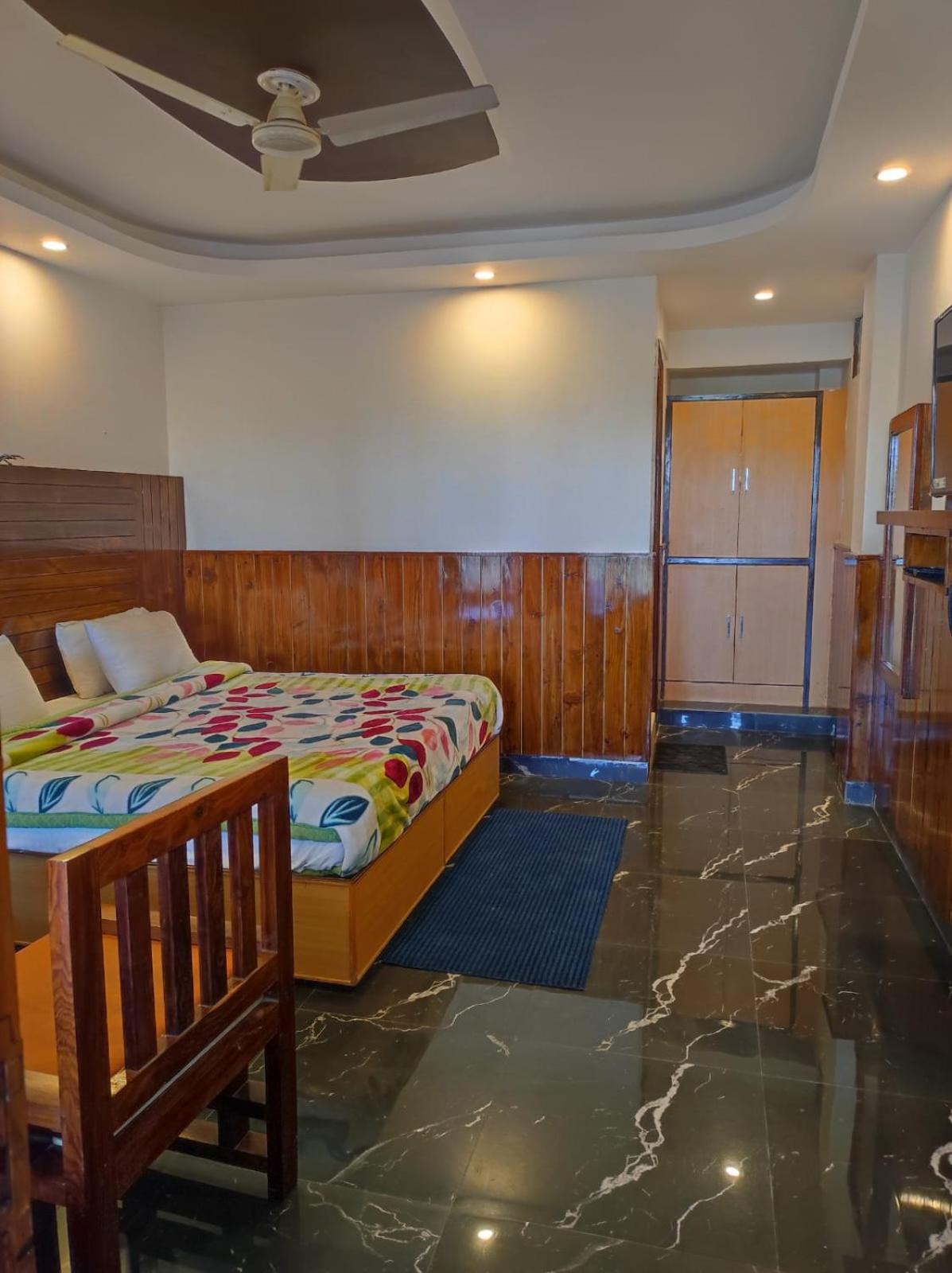 Deluxe Room - Photo 9