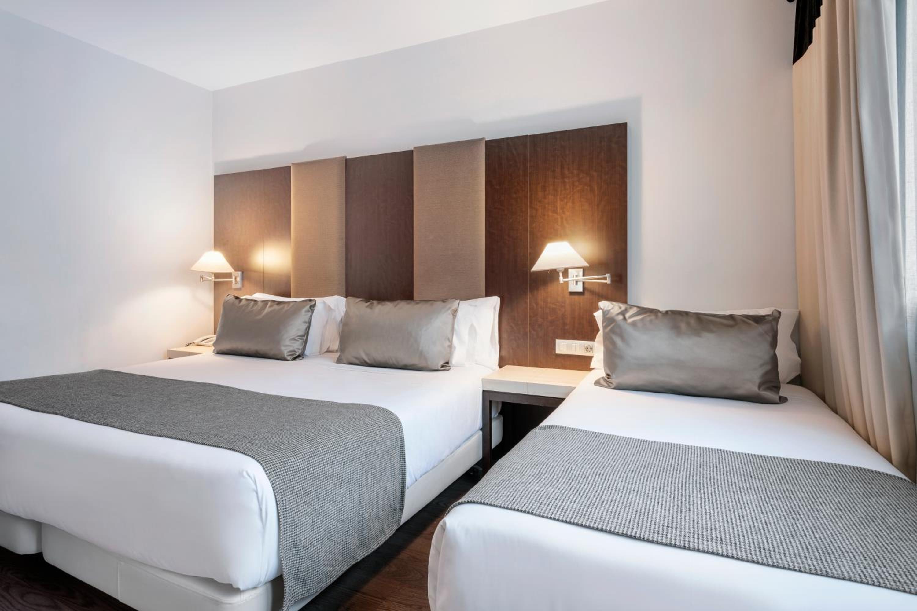 Triple Room (3 Adults) - Photo 5