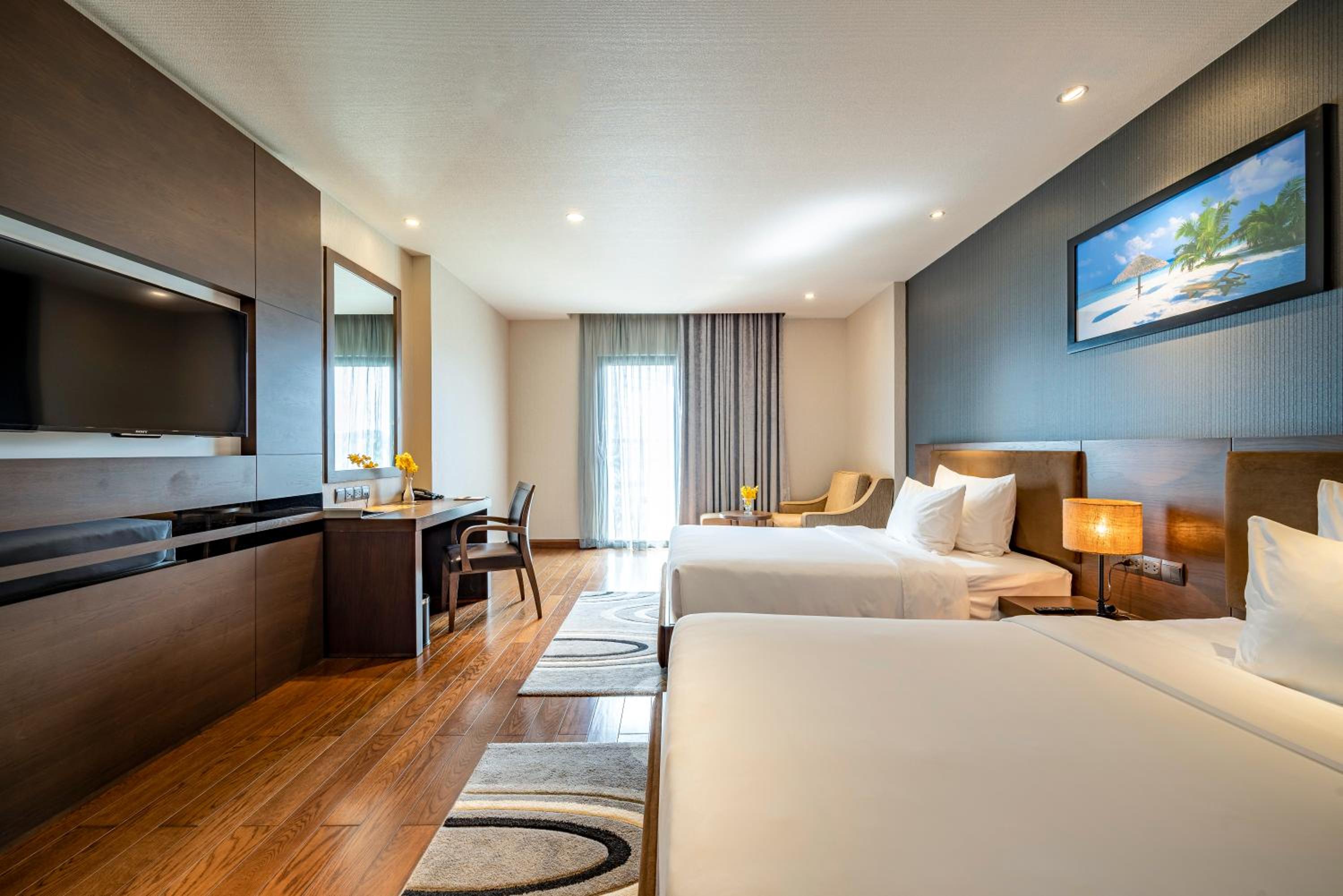 Premier Queen Room