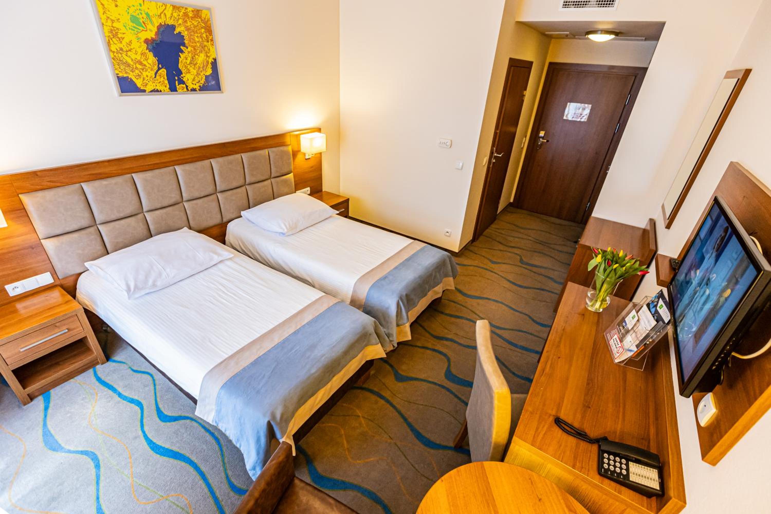 Double Room with Private Bathroom - Photo 4