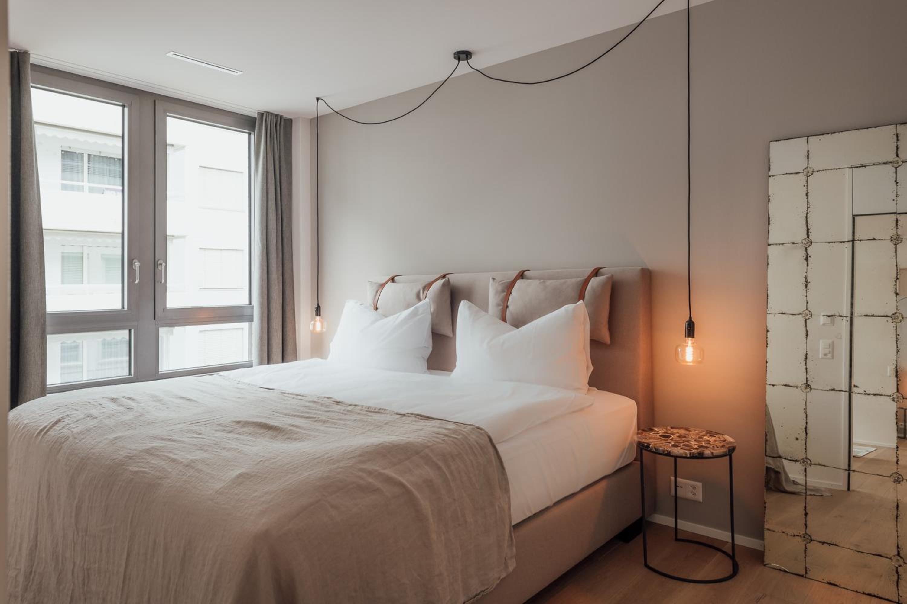 Large Two-Bedroom Apartment - Photo 18