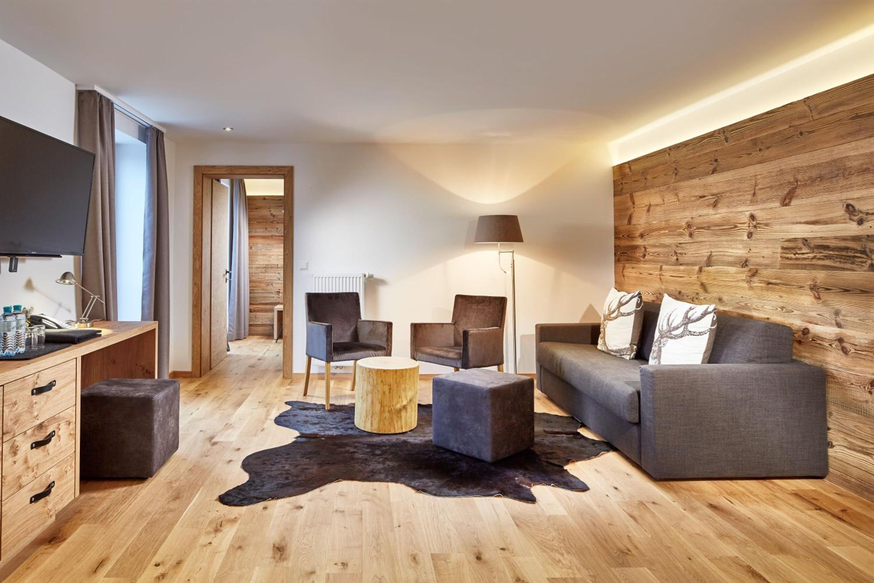 Deluxe Suite with Balcony