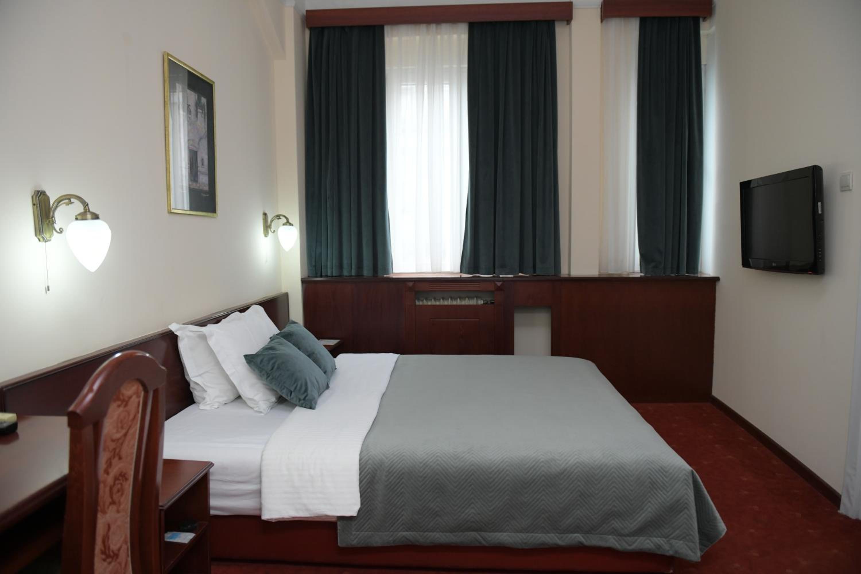 Double or Twin Room photo 1