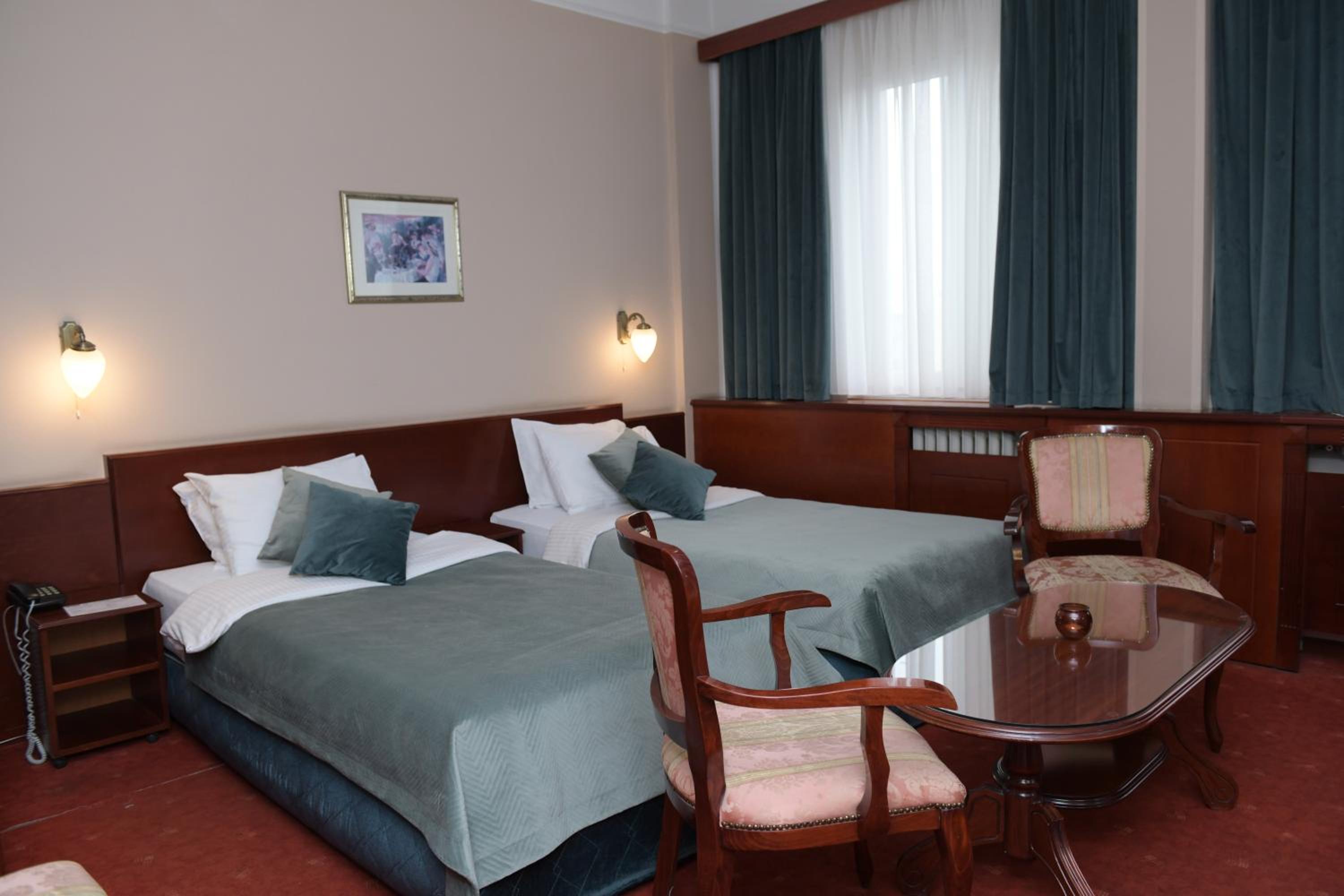 Double or Twin Room photo 3