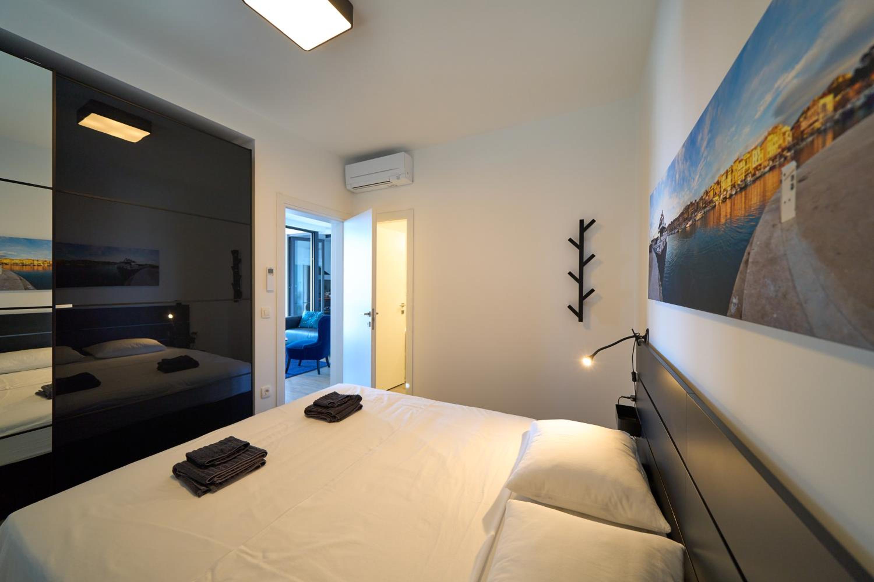 Three-Bedroom Apartment photo 2