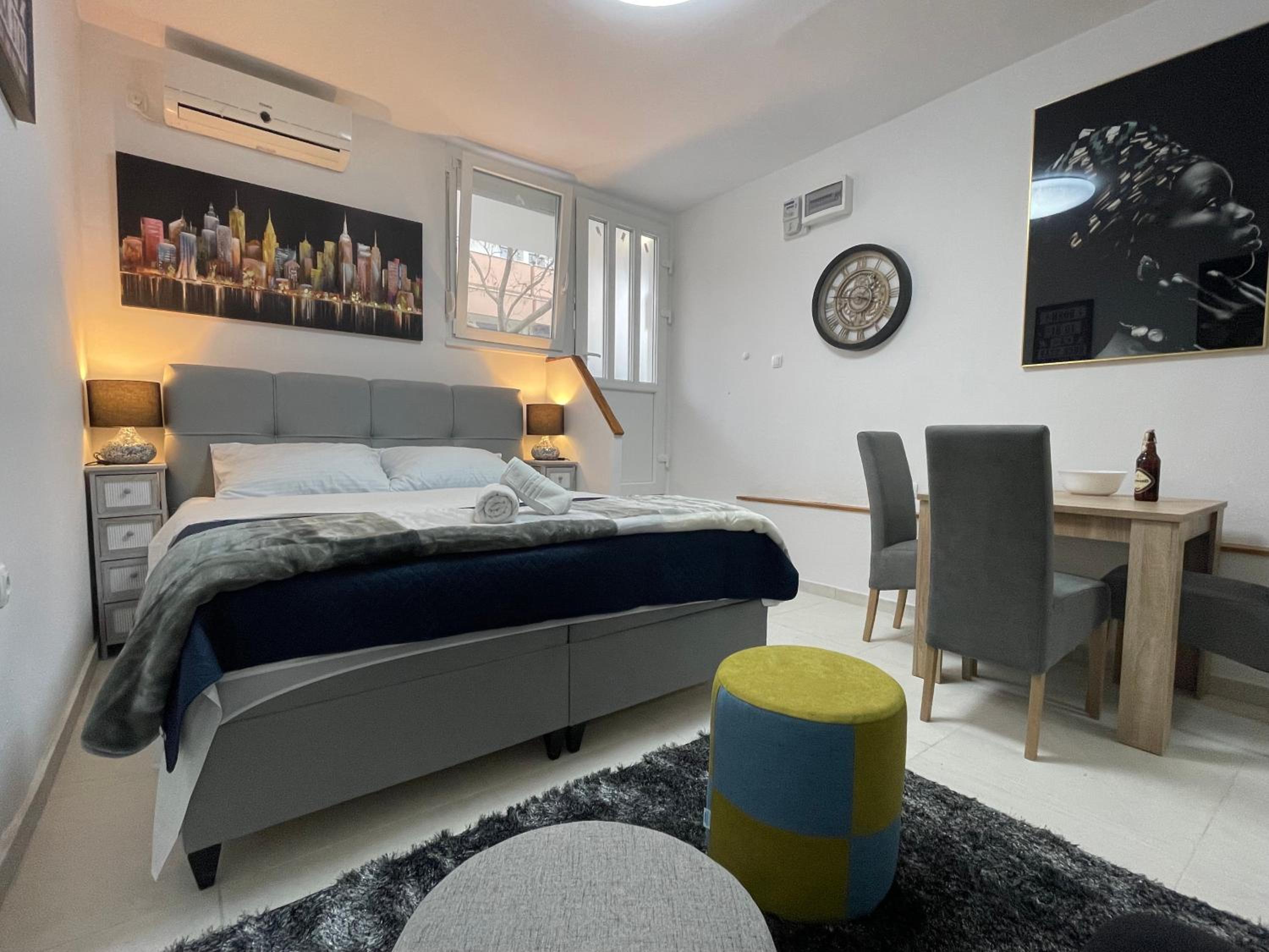 Studio Apartment