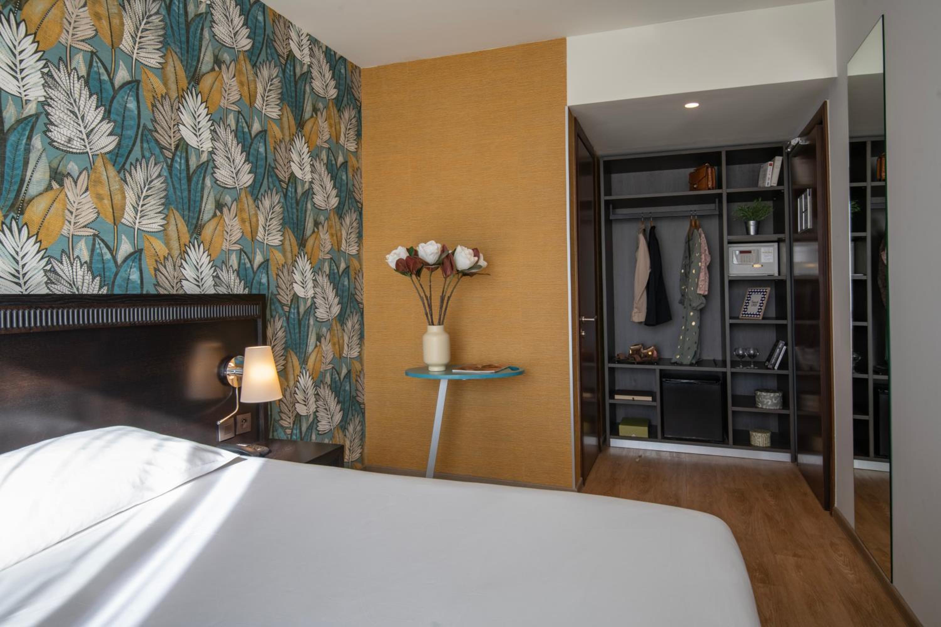 Standard Twin Room - Photo 3