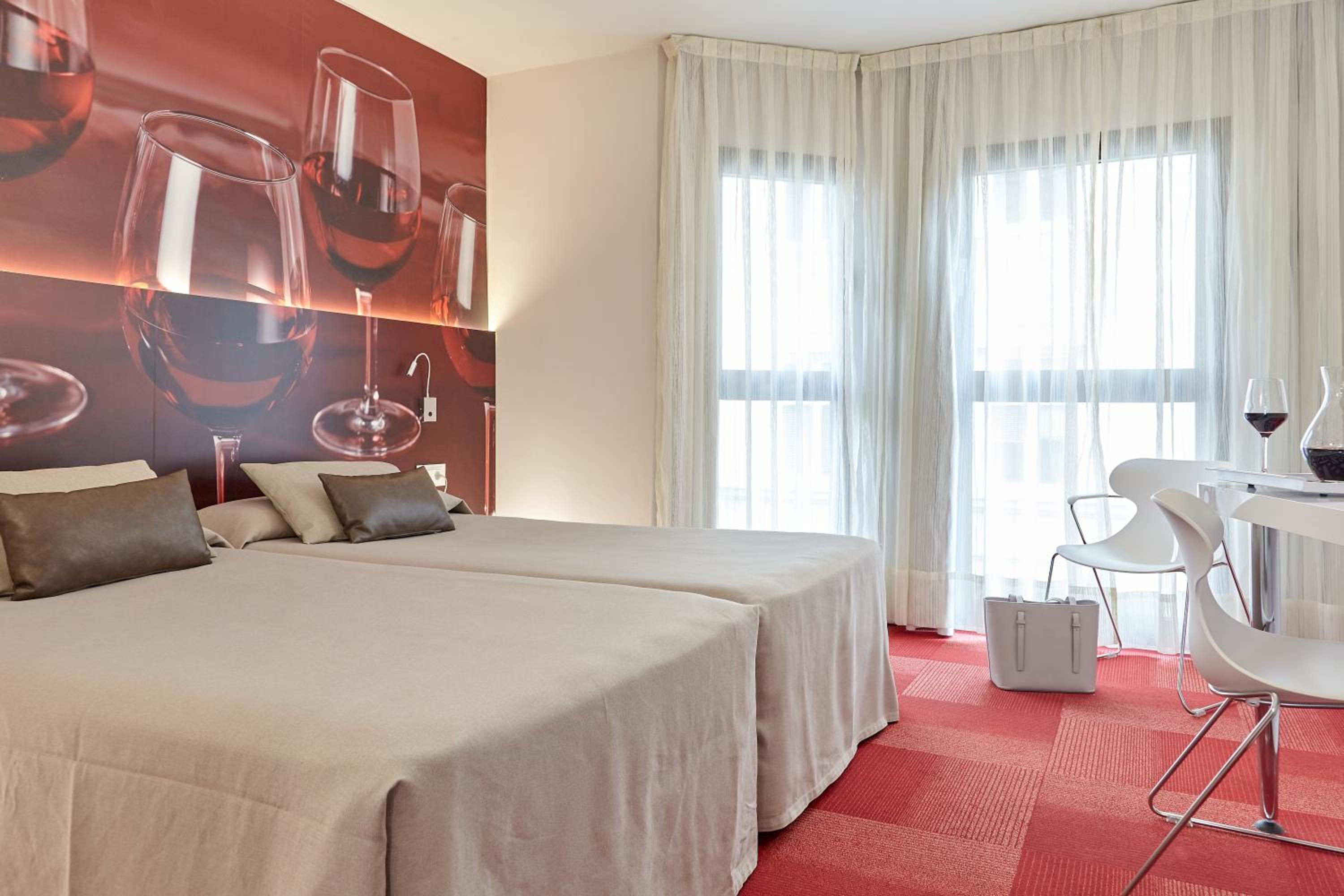 Twin Room - Photo 2