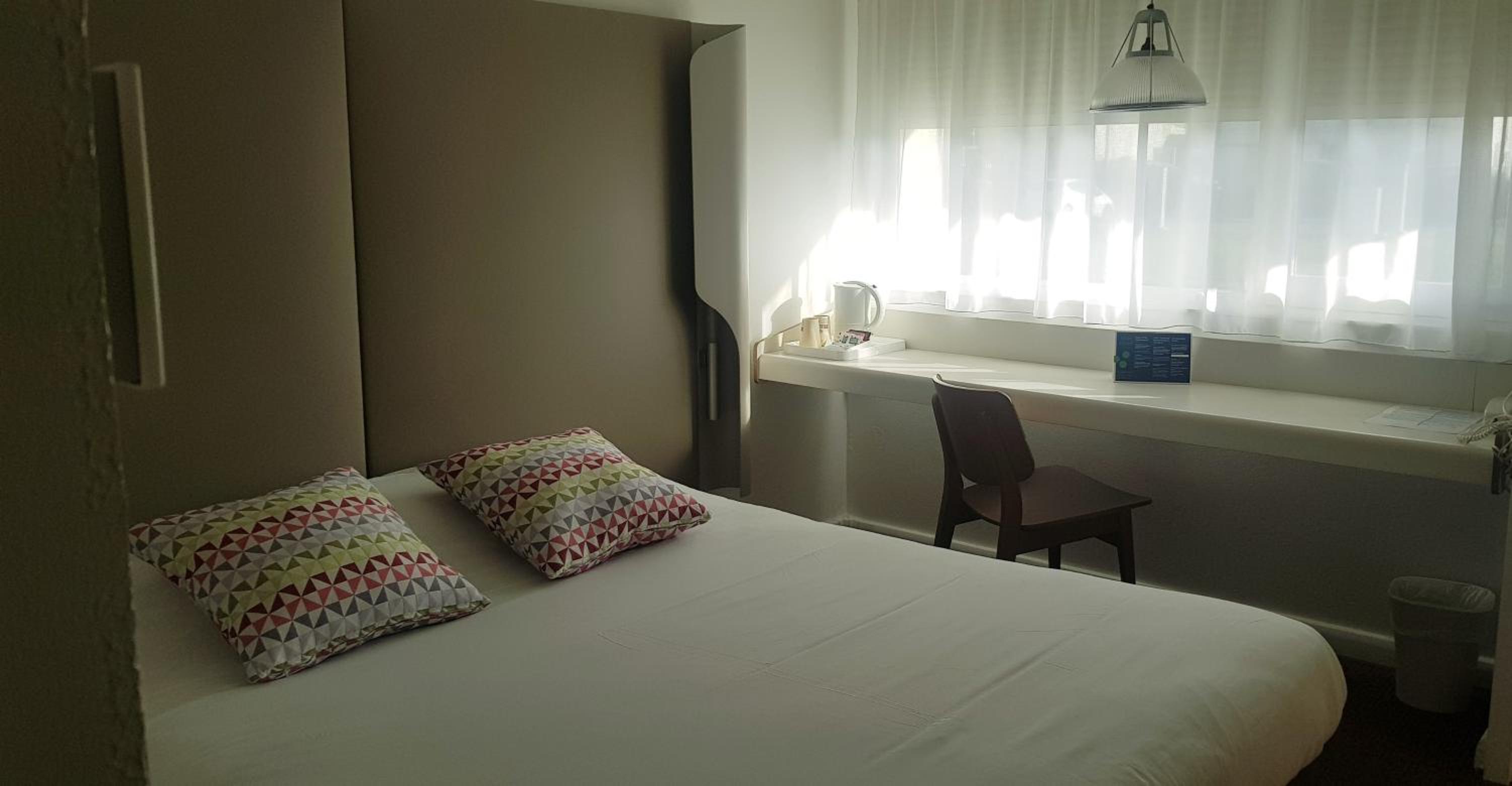 Standard Double Room - Photo 8