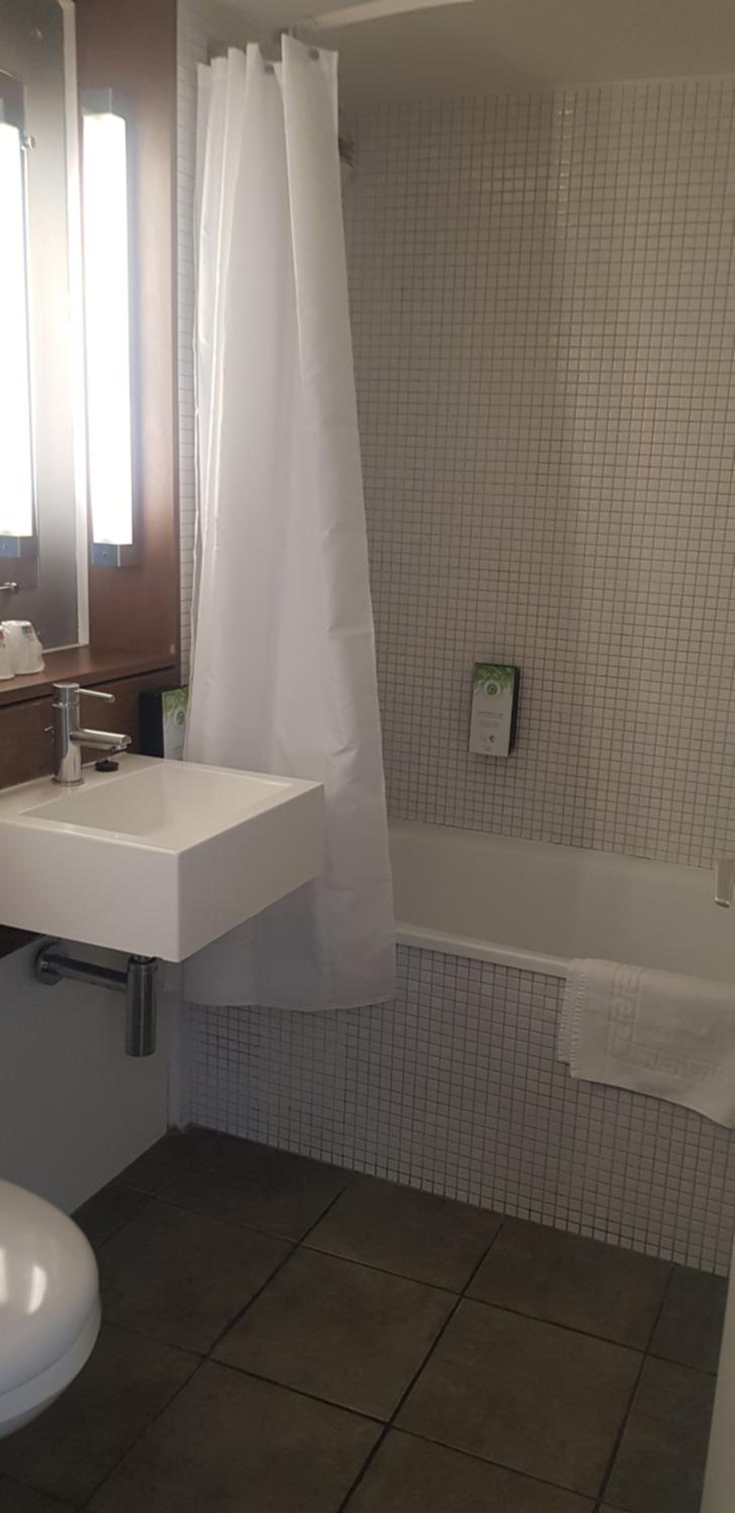 Standard Double Room - Photo 3