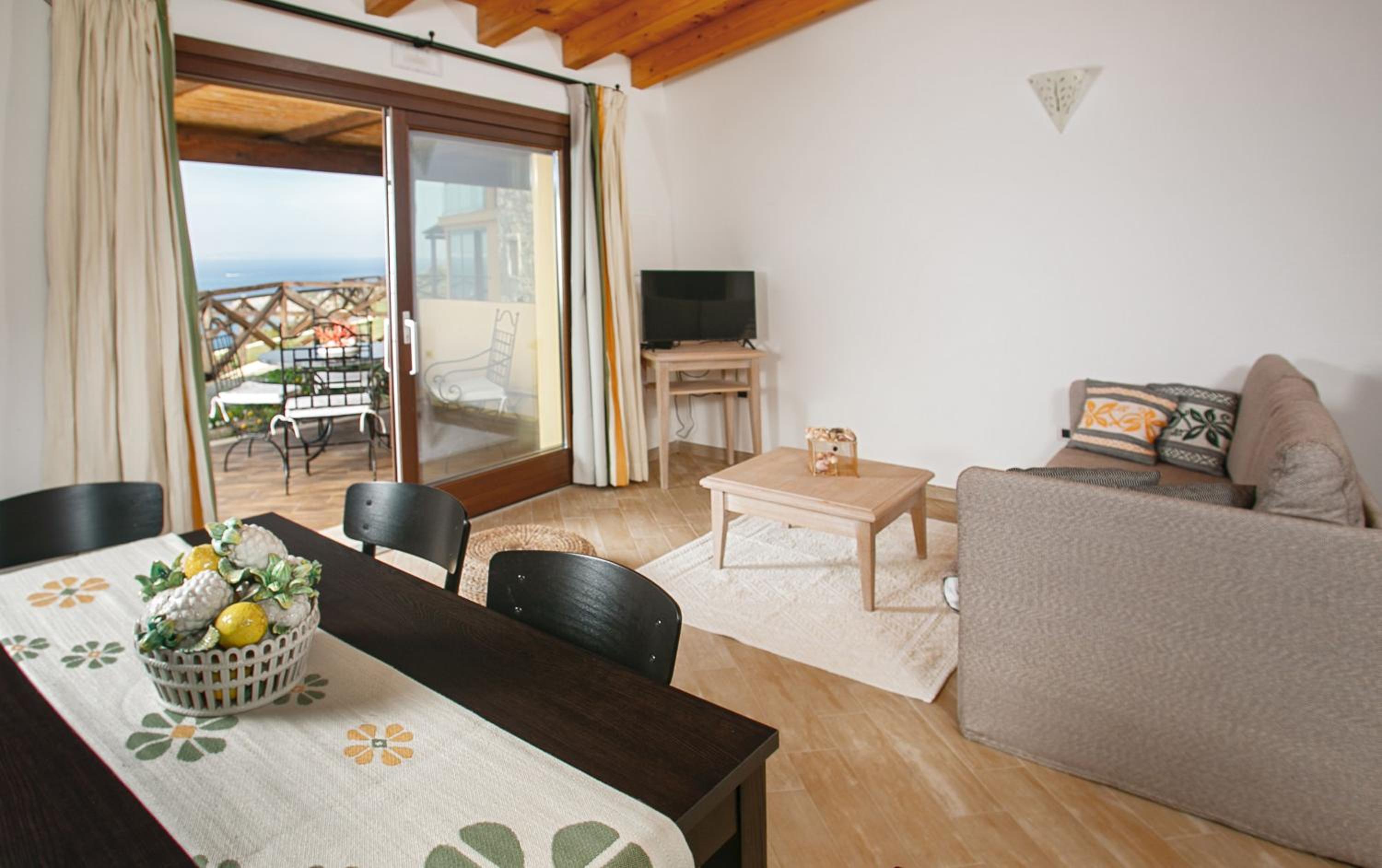 Deluxe Suite With Spa Bath