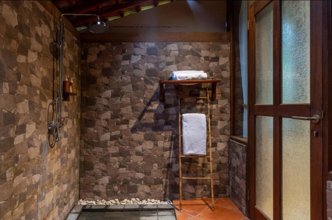 Deluxe King Suite - Photo 4