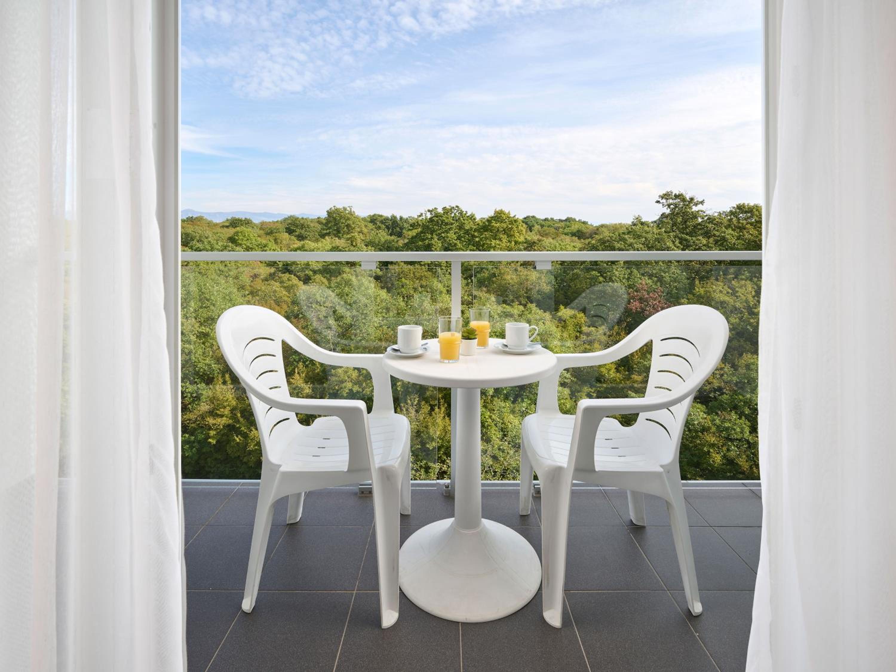 Superior Double Room with Balcony - Photo 2